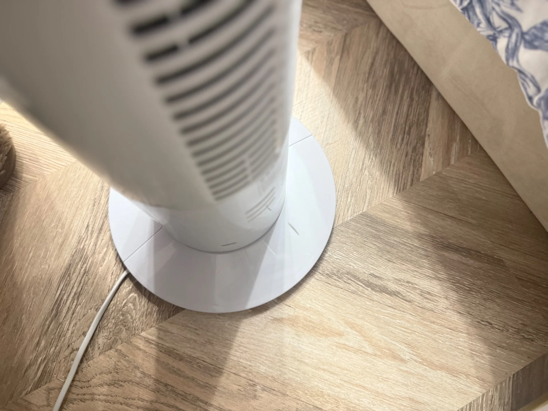 Вентилятор колонный Kubic Breeze R2D2-058 - миниатюра 4