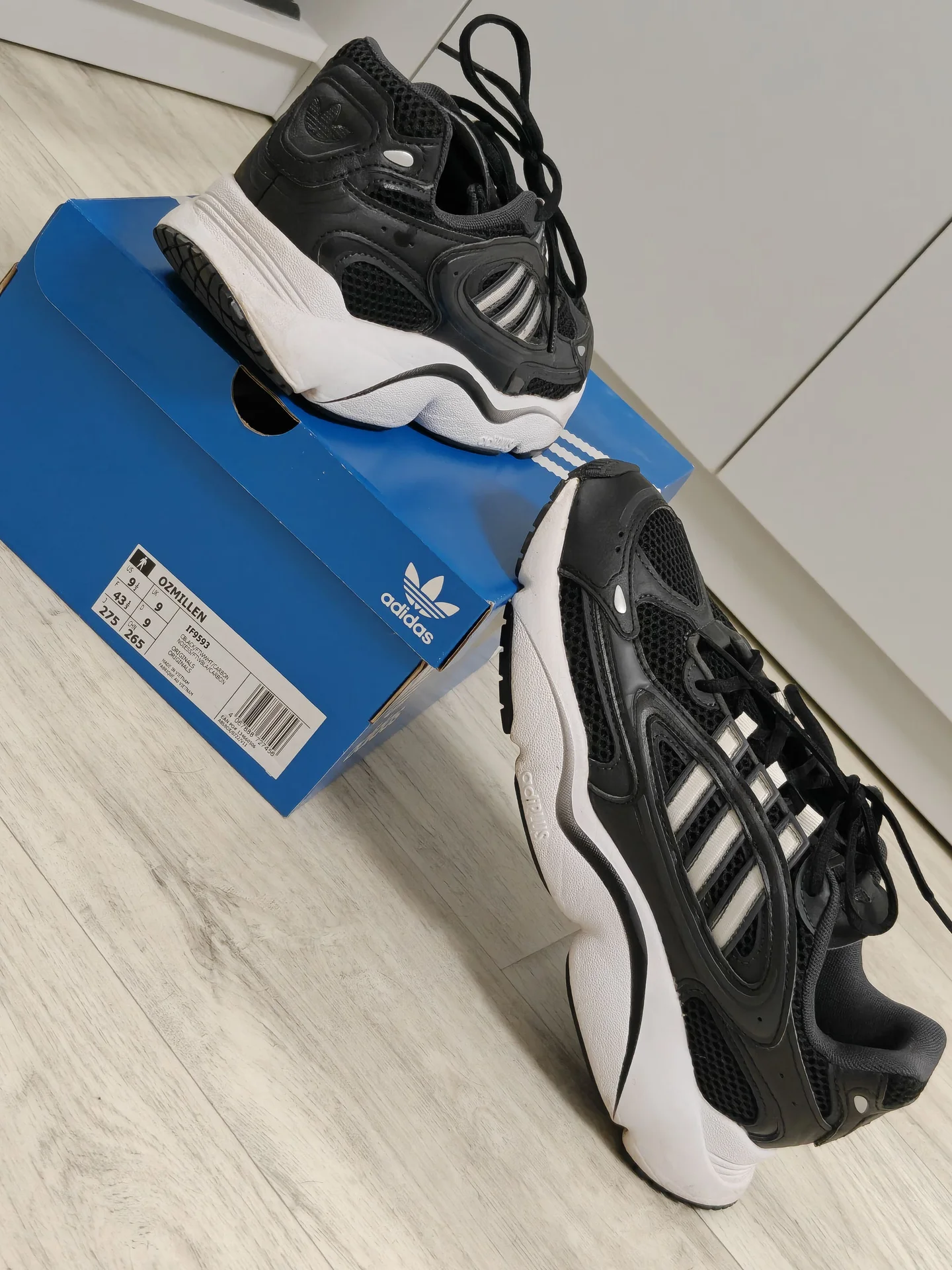 кроссовки мужские Adidas ozmillen - миниатюра 2