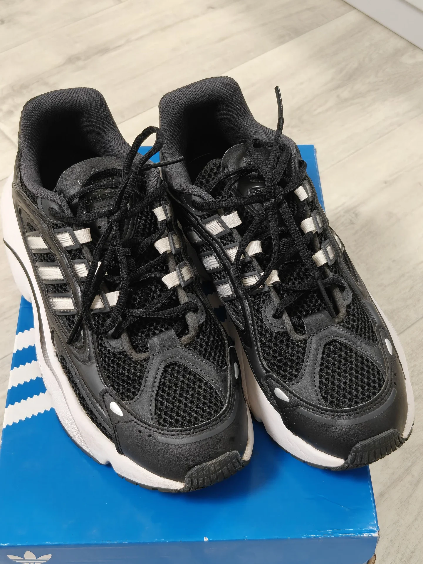кроссовки мужские Adidas ozmillen - миниатюра 3
