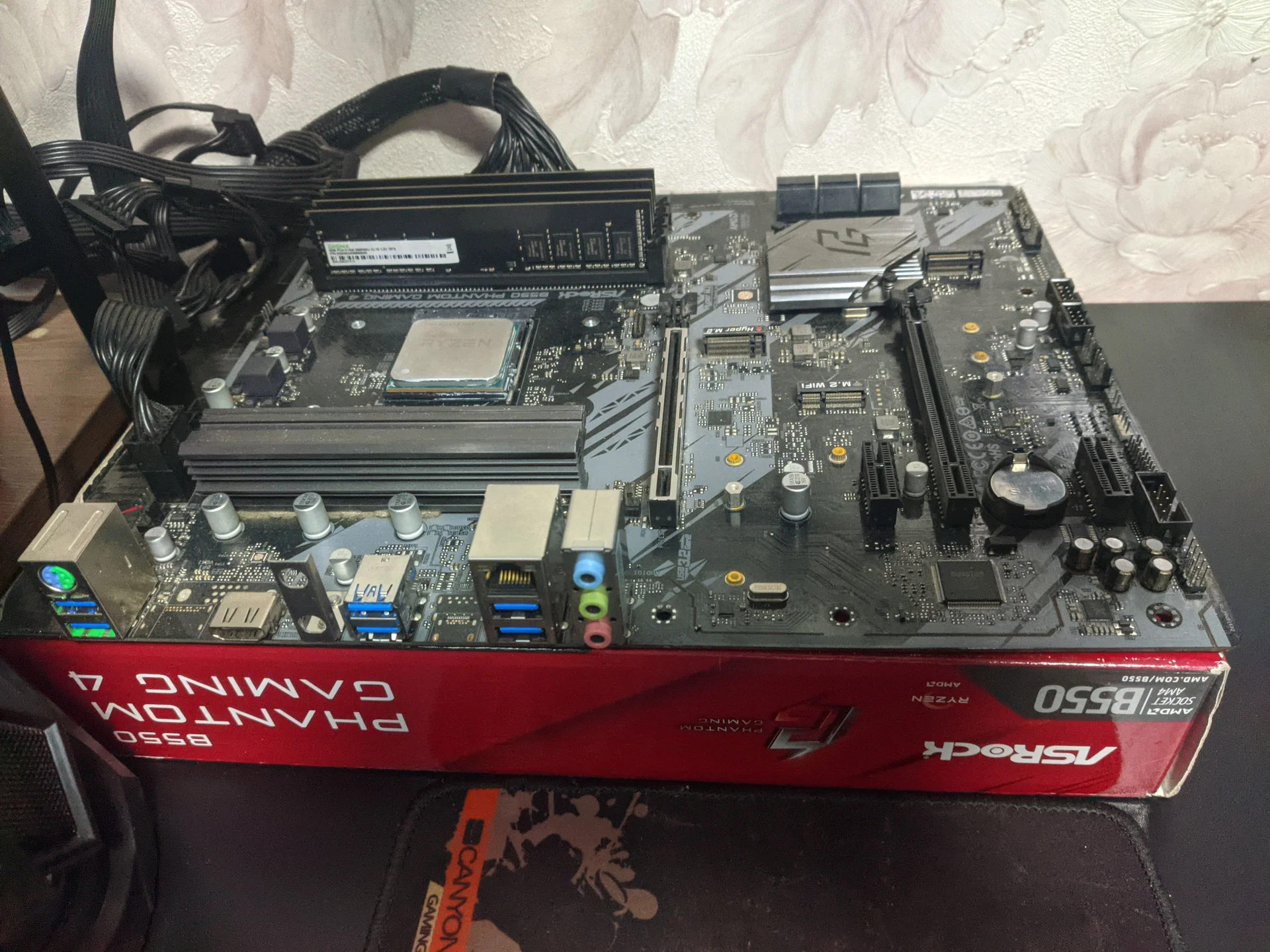Материнская плата ASRock AM4 b550 - миниатюра 2
