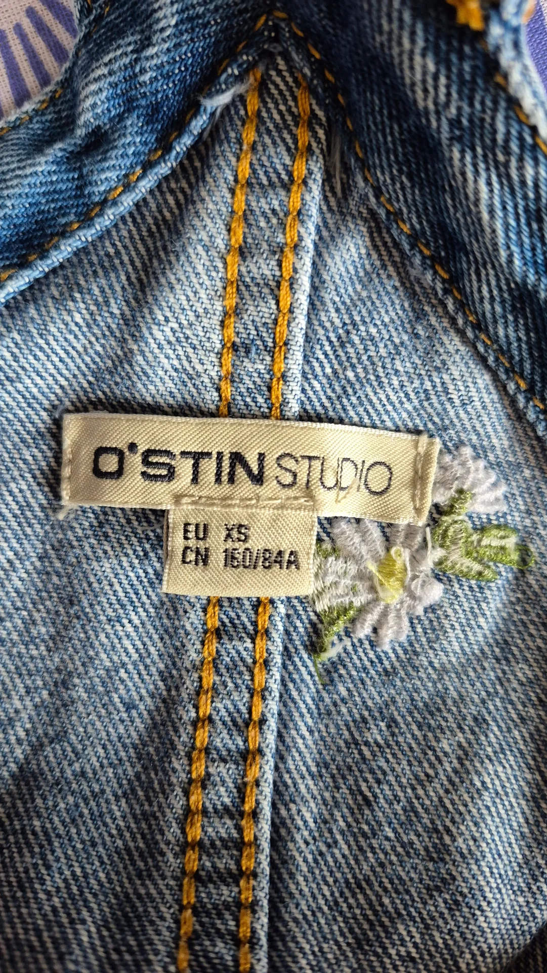 Джинсовый сарафан O'STIN STUDIO с вышивкой - миниатюра 3