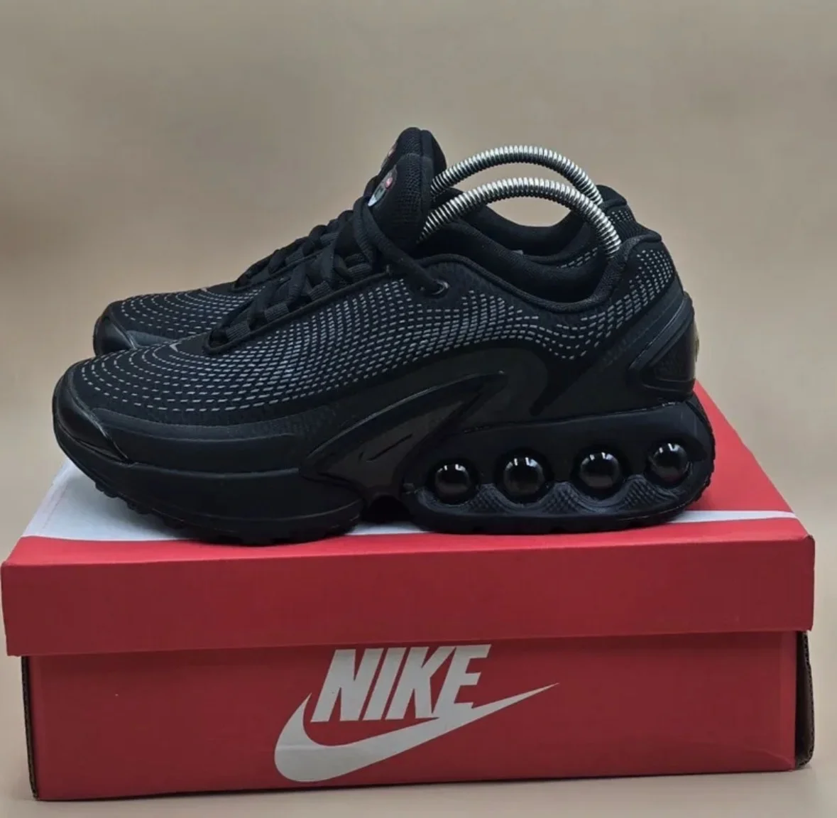Кроссовки NIKE AIR MAX DN - изображение 1