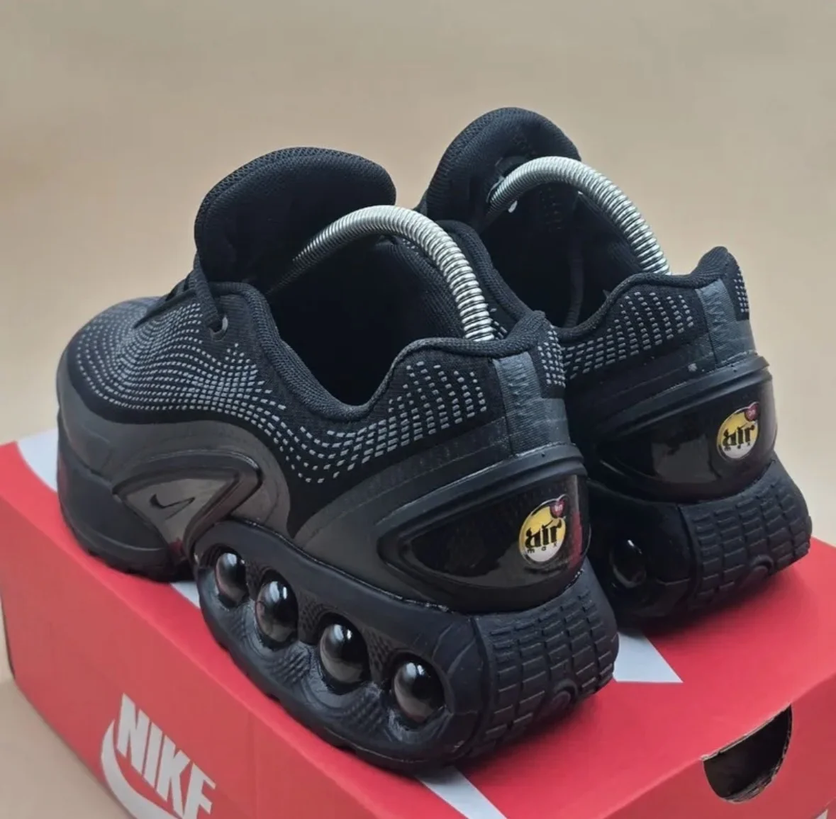 Кроссовки NIKE AIR MAX DN - миниатюра 3