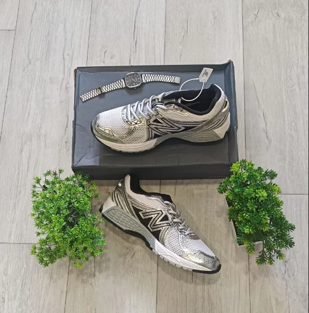 Кроссовки унисекс New Balance 860v2 серые - изображение 1