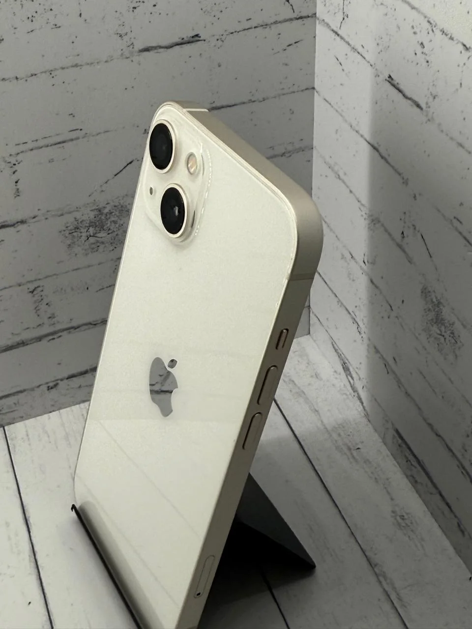 iPhone 13 128GB White б/у - миниатюра 2