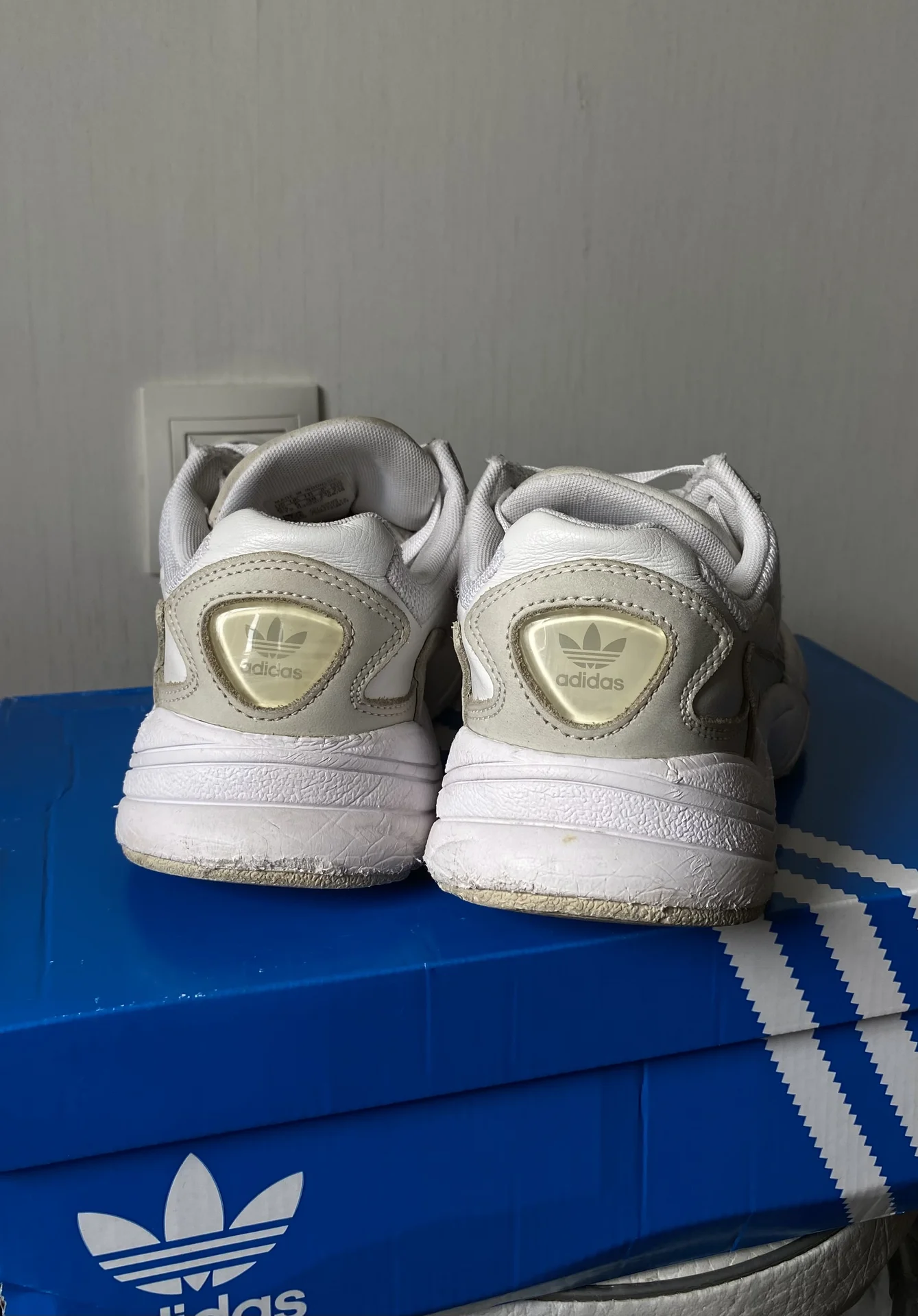 Adidas Falcon оригинал US6.5 - миниатюра 2
