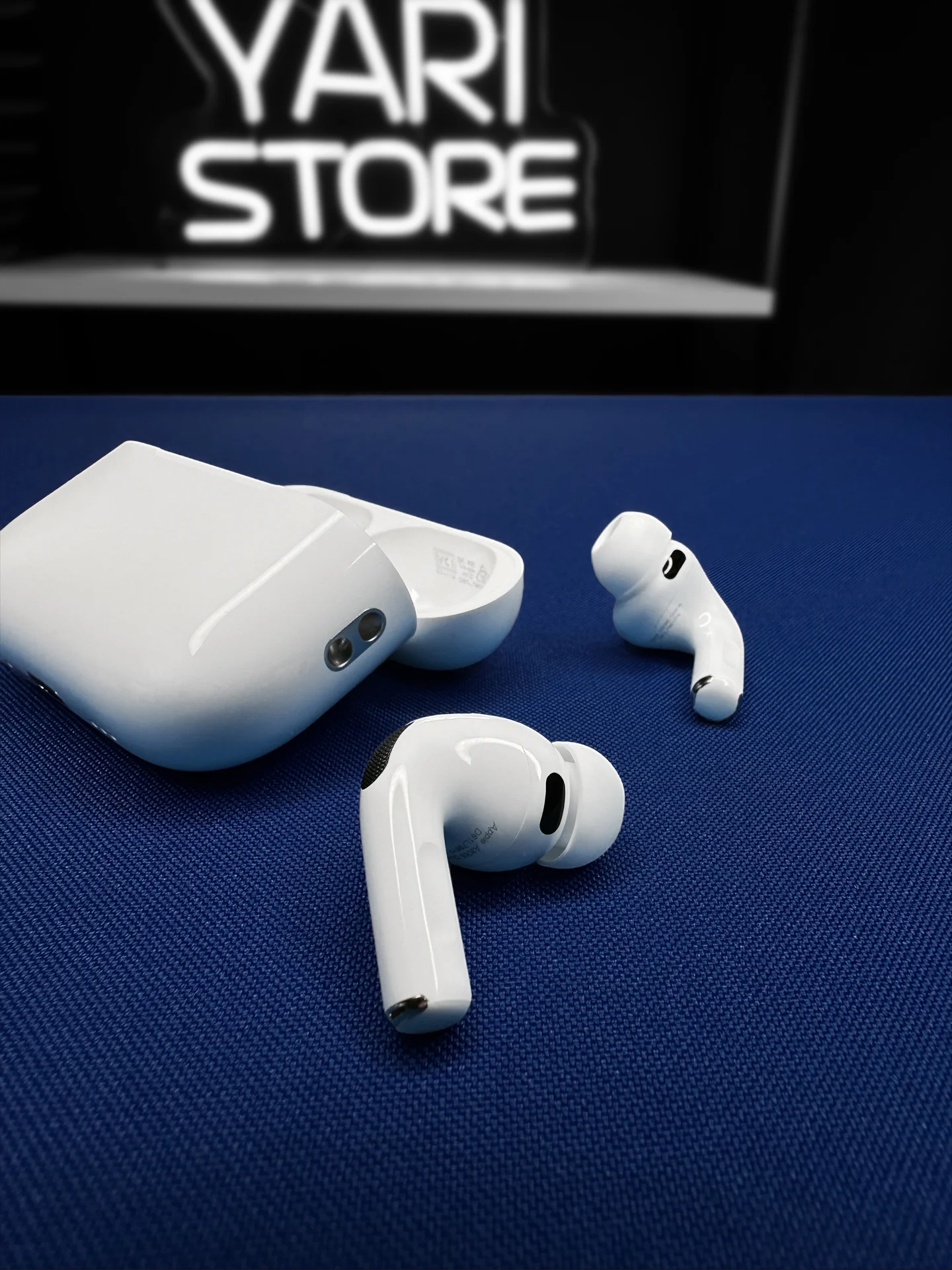 AirPods Pro 3 с шумоподавлением + чехол - миниатюра 3