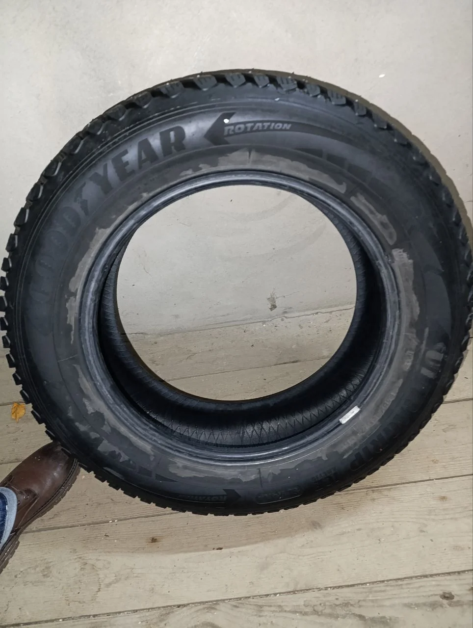 Шины Goodyear UltraGrip Ice Arctic SUV 215/65 R17 - миниатюра 2