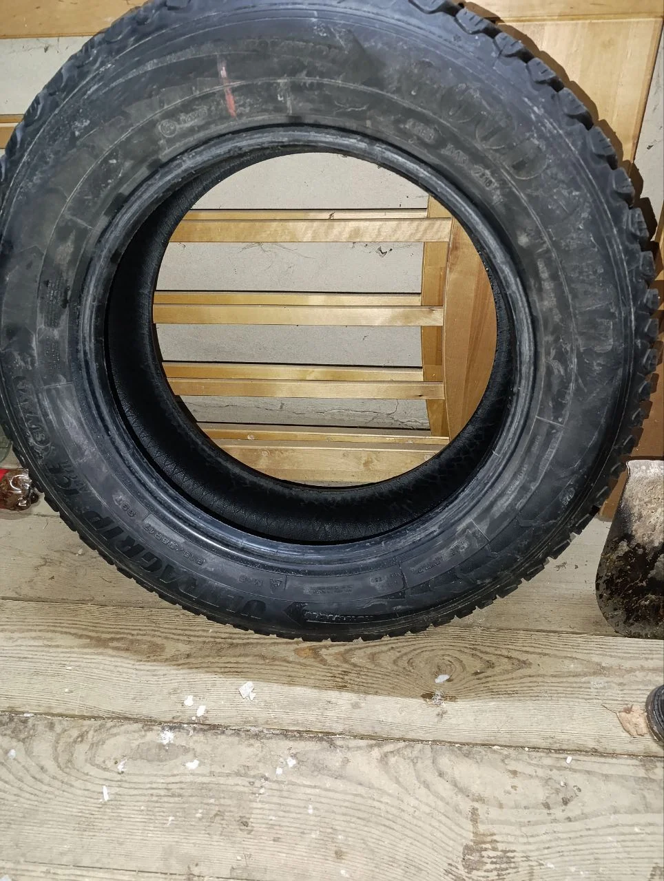 Шины Goodyear UltraGrip Ice Arctic SUV 215/65 R17 - миниатюра 4