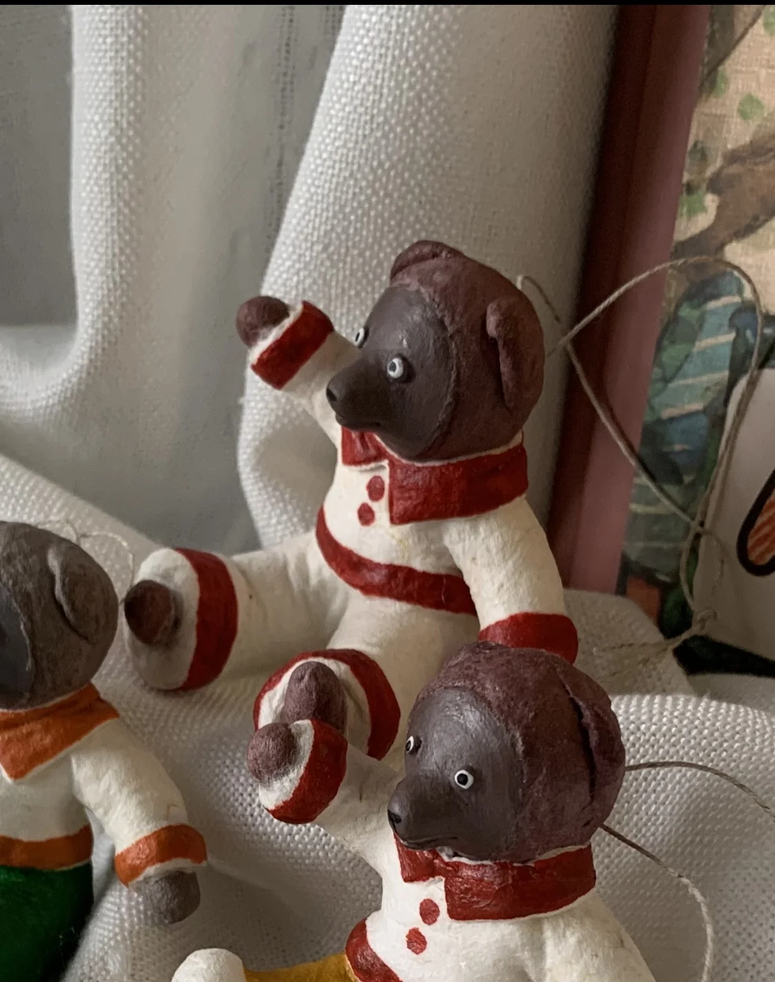 Ватная елочная игрушка медведь в костюме - миниатюра 4
