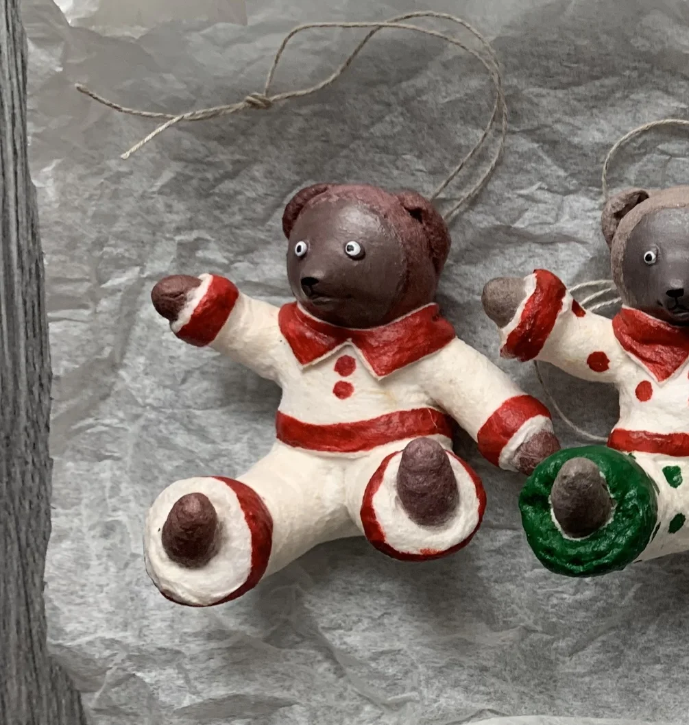Ватная елочная игрушка медведь в костюме - миниатюра 5
