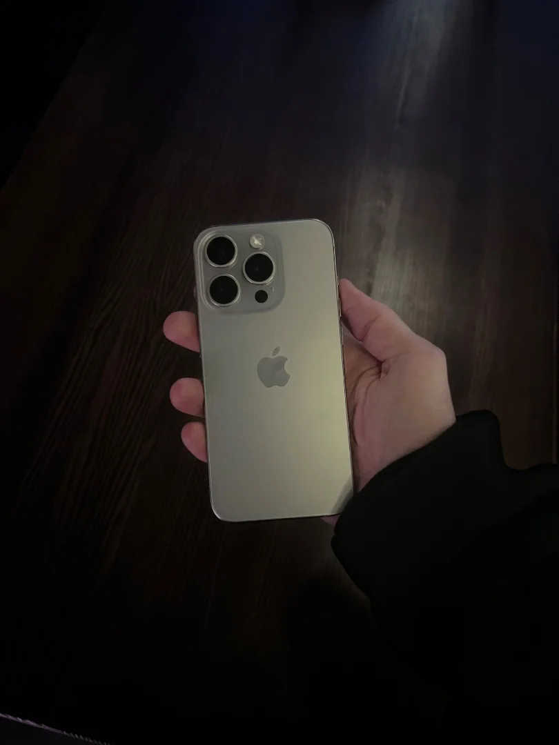 iPhone 15 Pro, серый, в идеальном состоянии - миниатюра 5