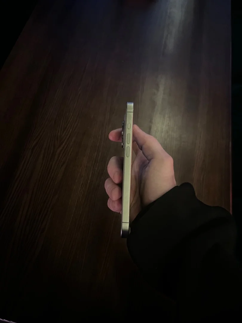 iPhone 15 Pro, серый, в идеальном состоянии - миниатюра 6