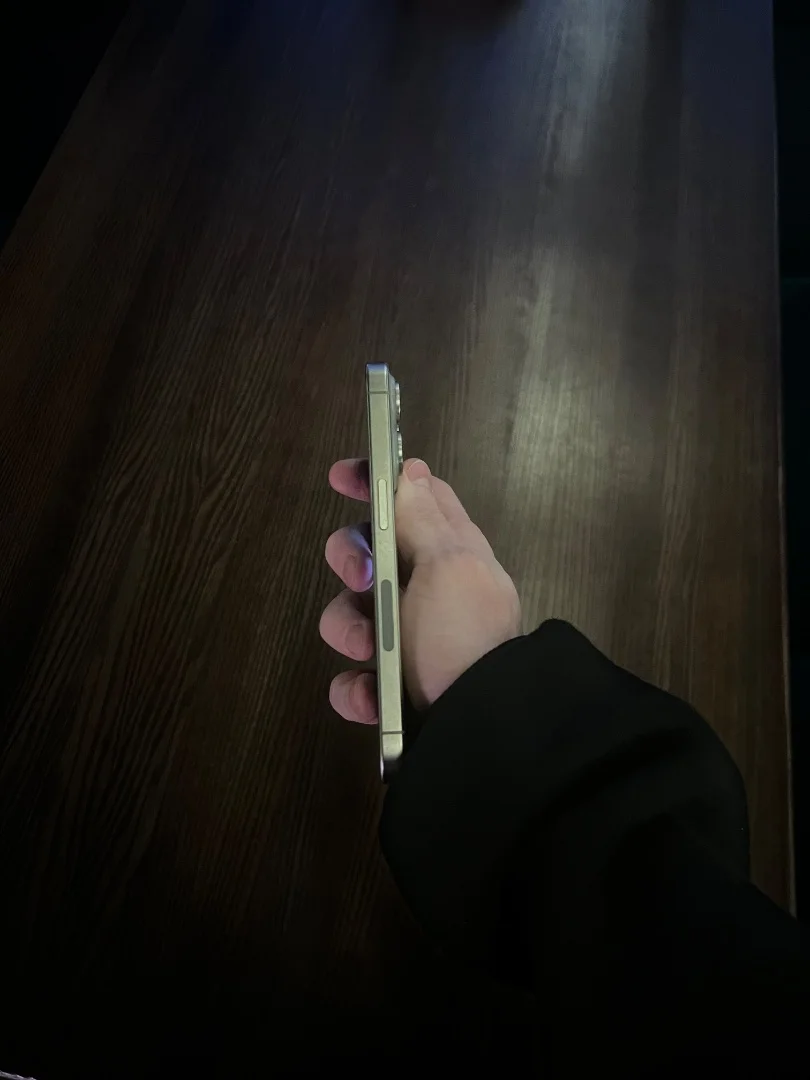 iPhone 15 Pro, серый, в идеальном состоянии - миниатюра 7