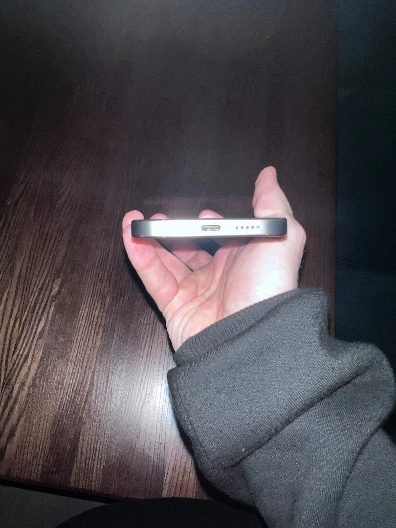 iPhone 15 Pro, серый, в идеальном состоянии - миниатюра 9