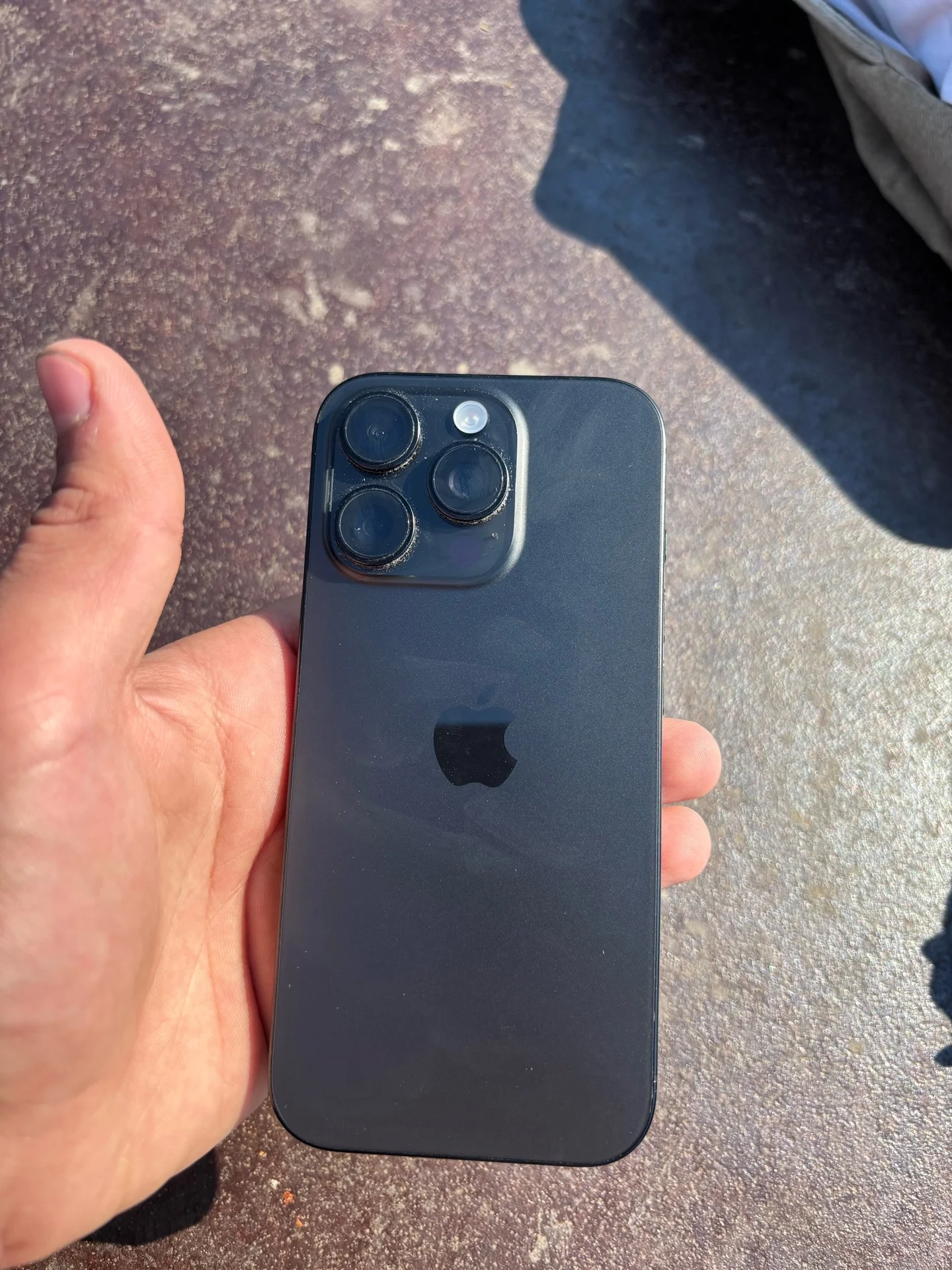 Iphone 16 pro - миниатюра 1