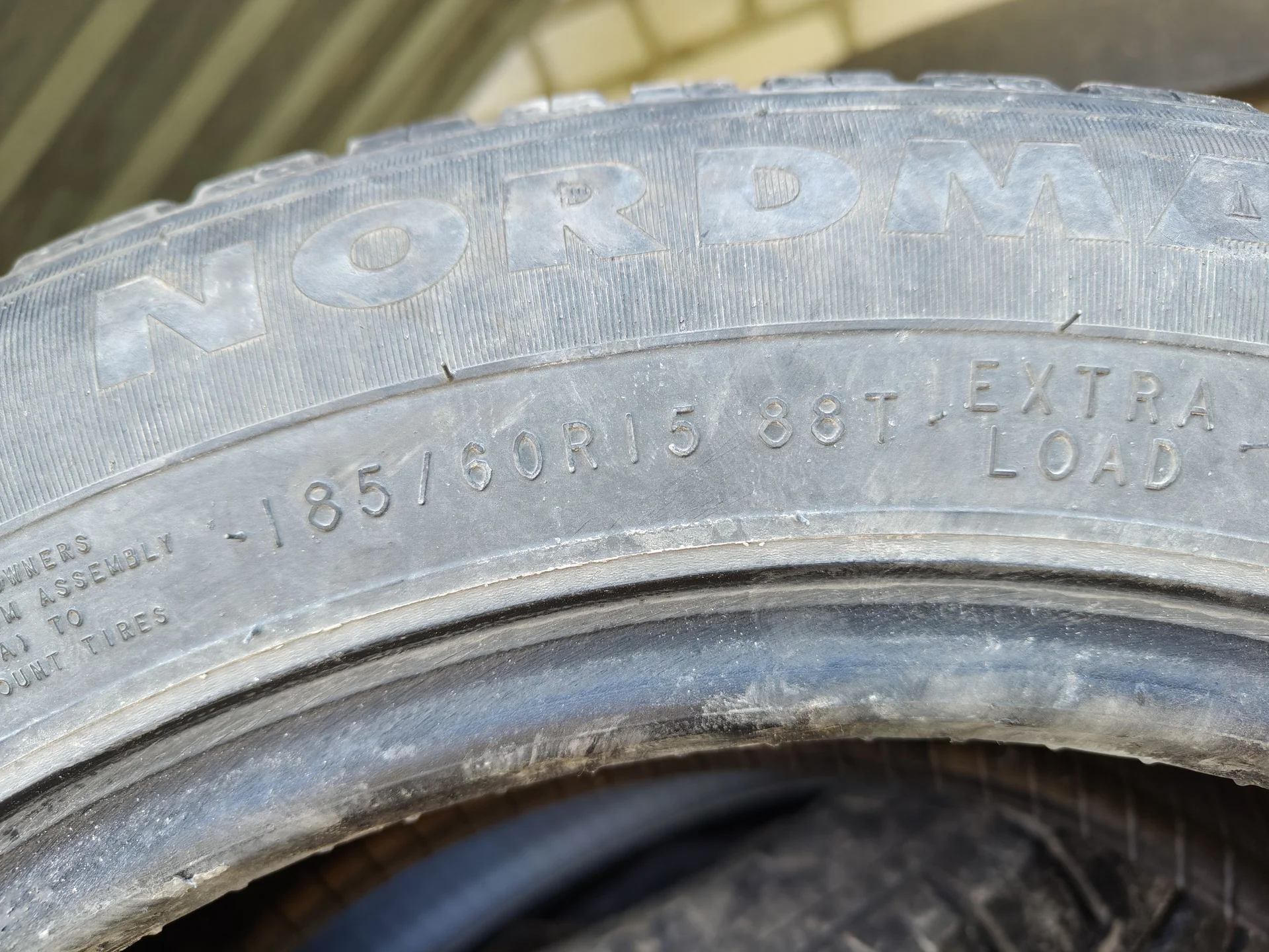 Шины Nokian 185/60/15 лето - миниатюра 2