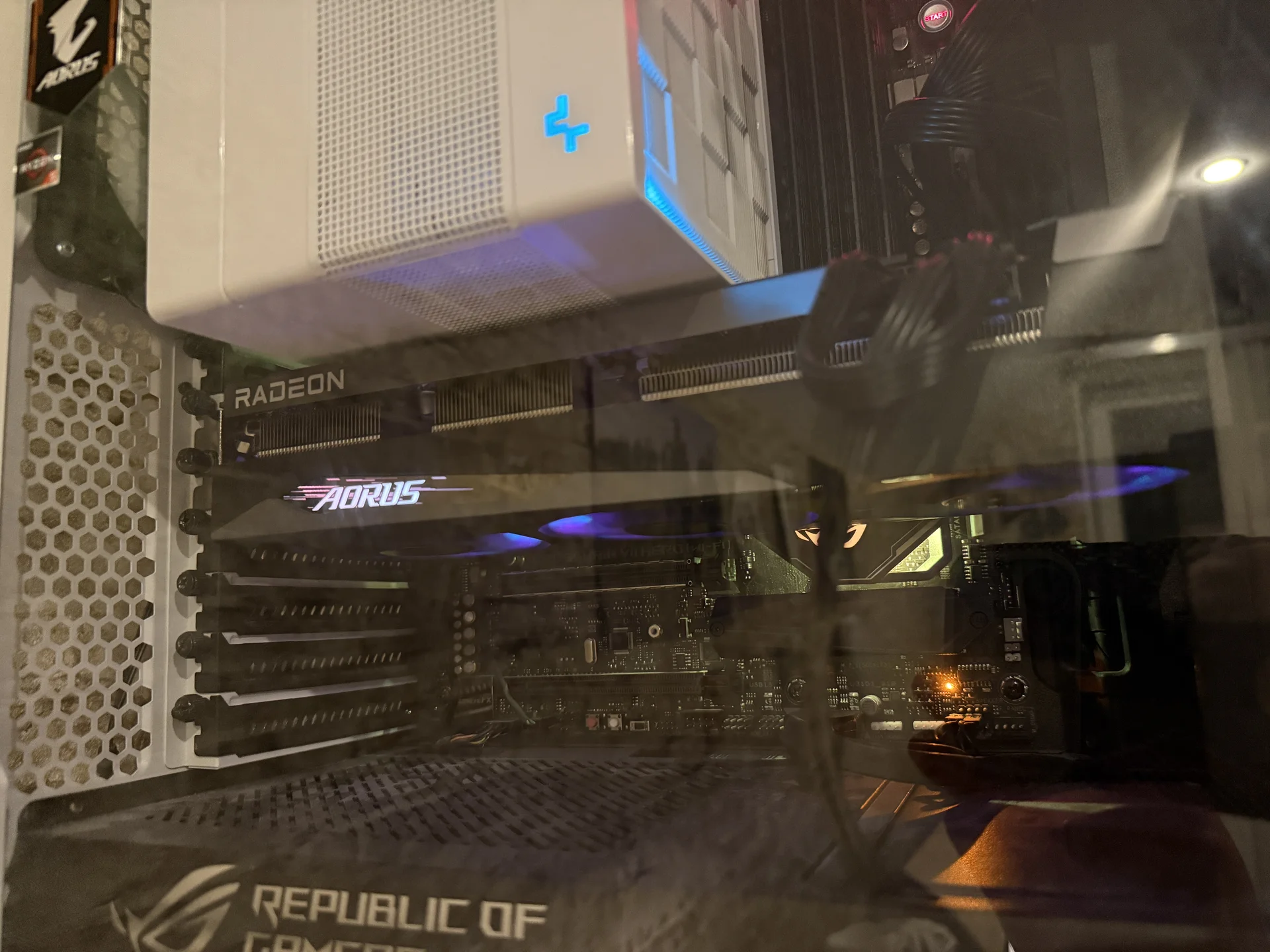 Gigabyte Aorus 6700XT - миниатюра 2