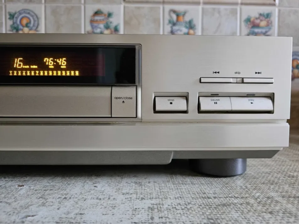 CD проигрыватель Panasonic - миниатюра 3