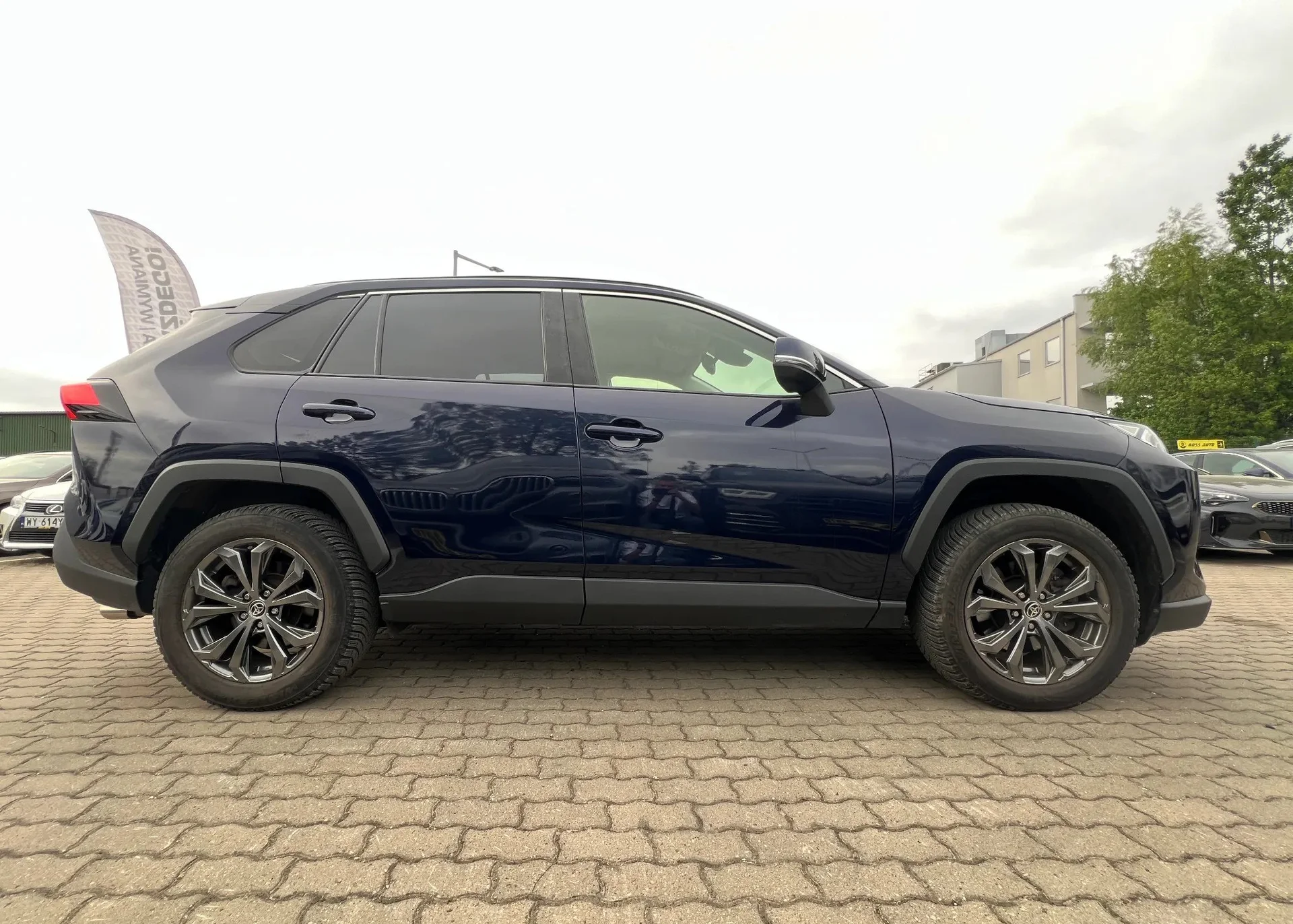 Toyota RAV4 - миниатюра 2