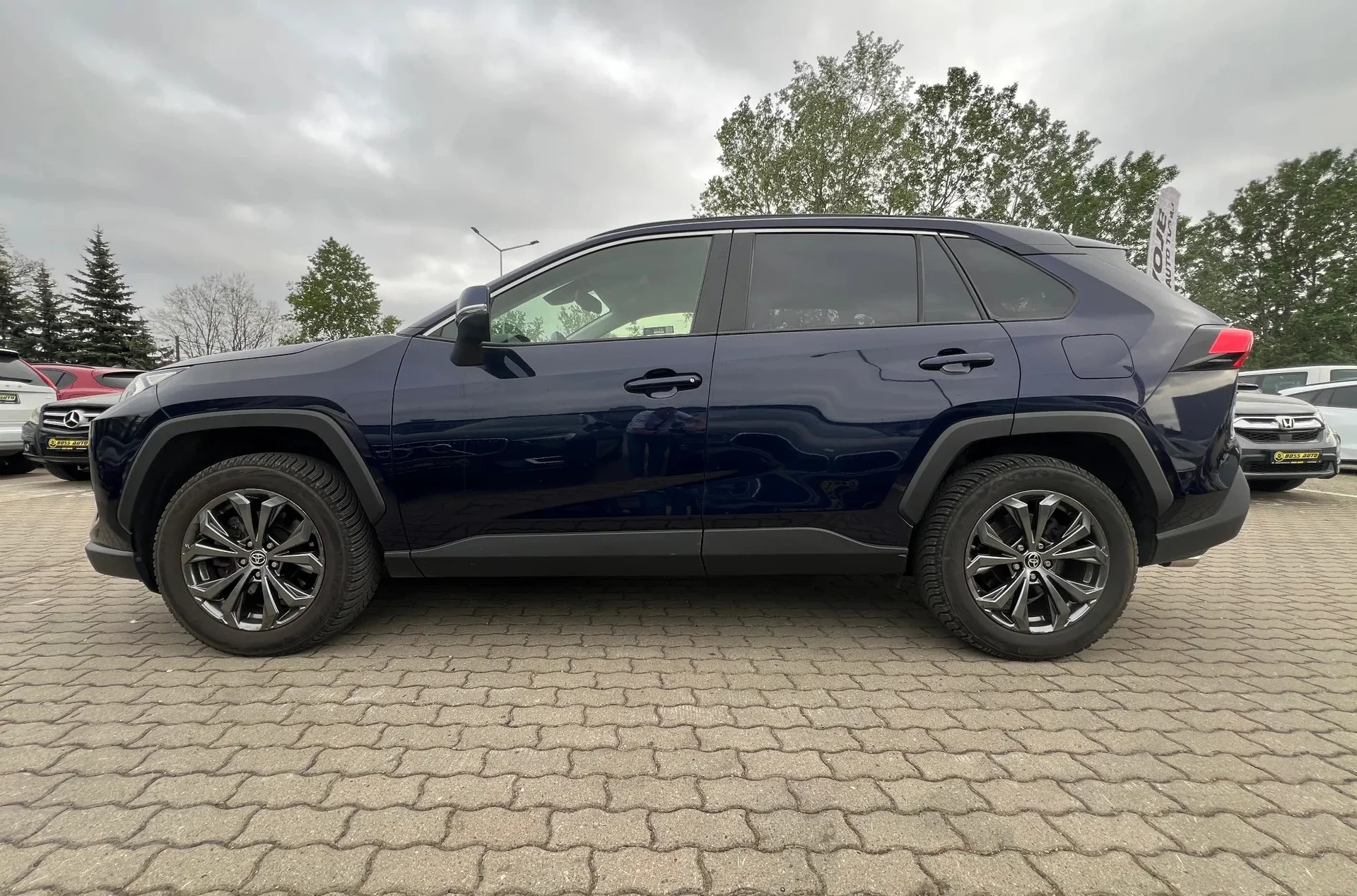 Toyota RAV4 - миниатюра 3