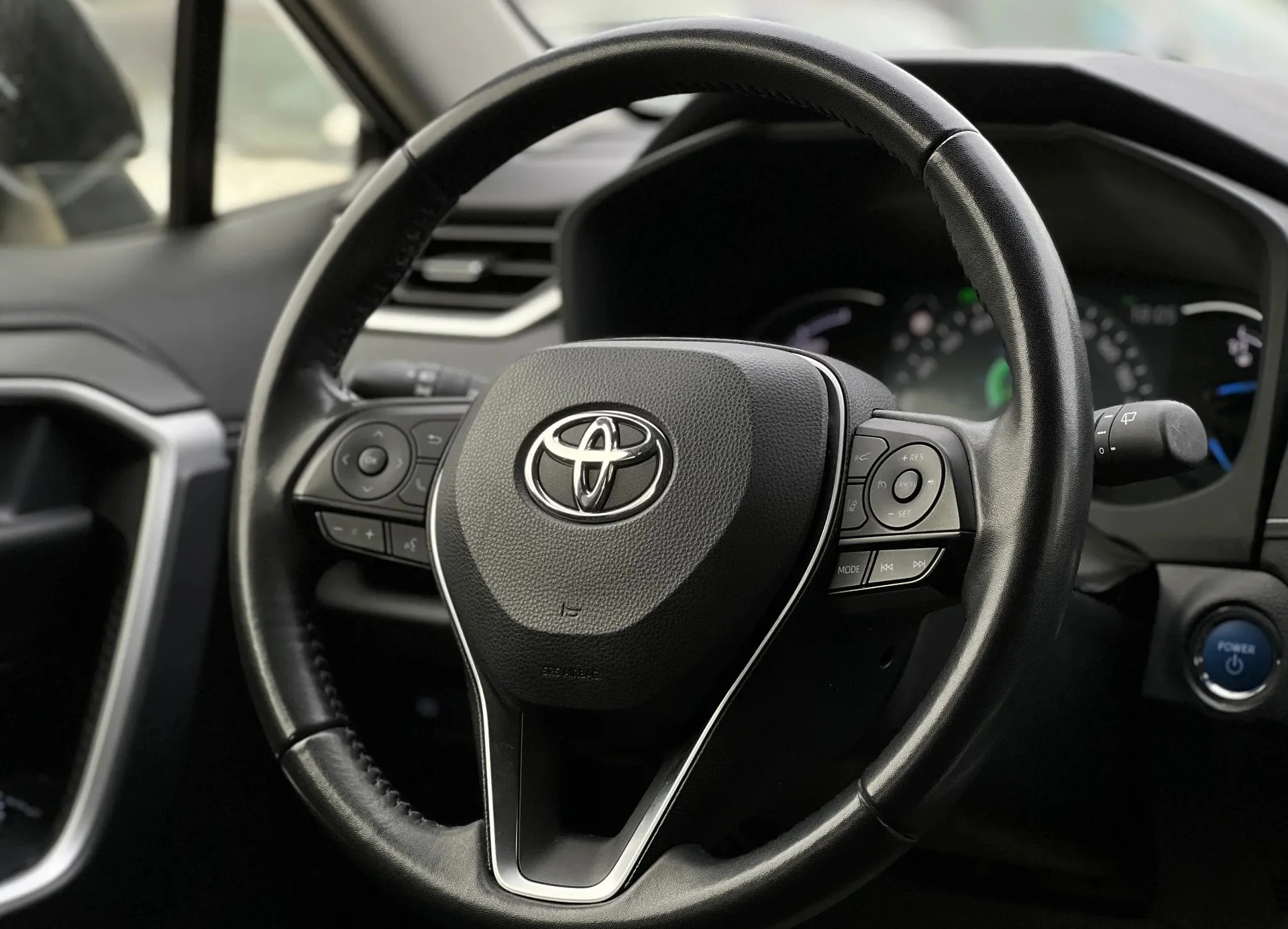 Toyota RAV4 - миниатюра 7