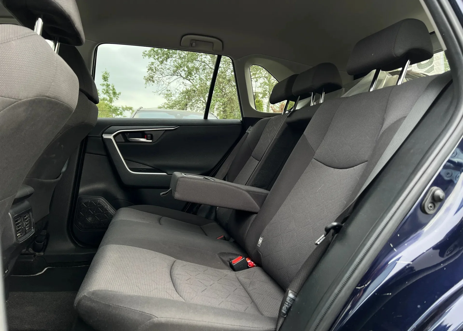 Toyota RAV4 - миниатюра 9