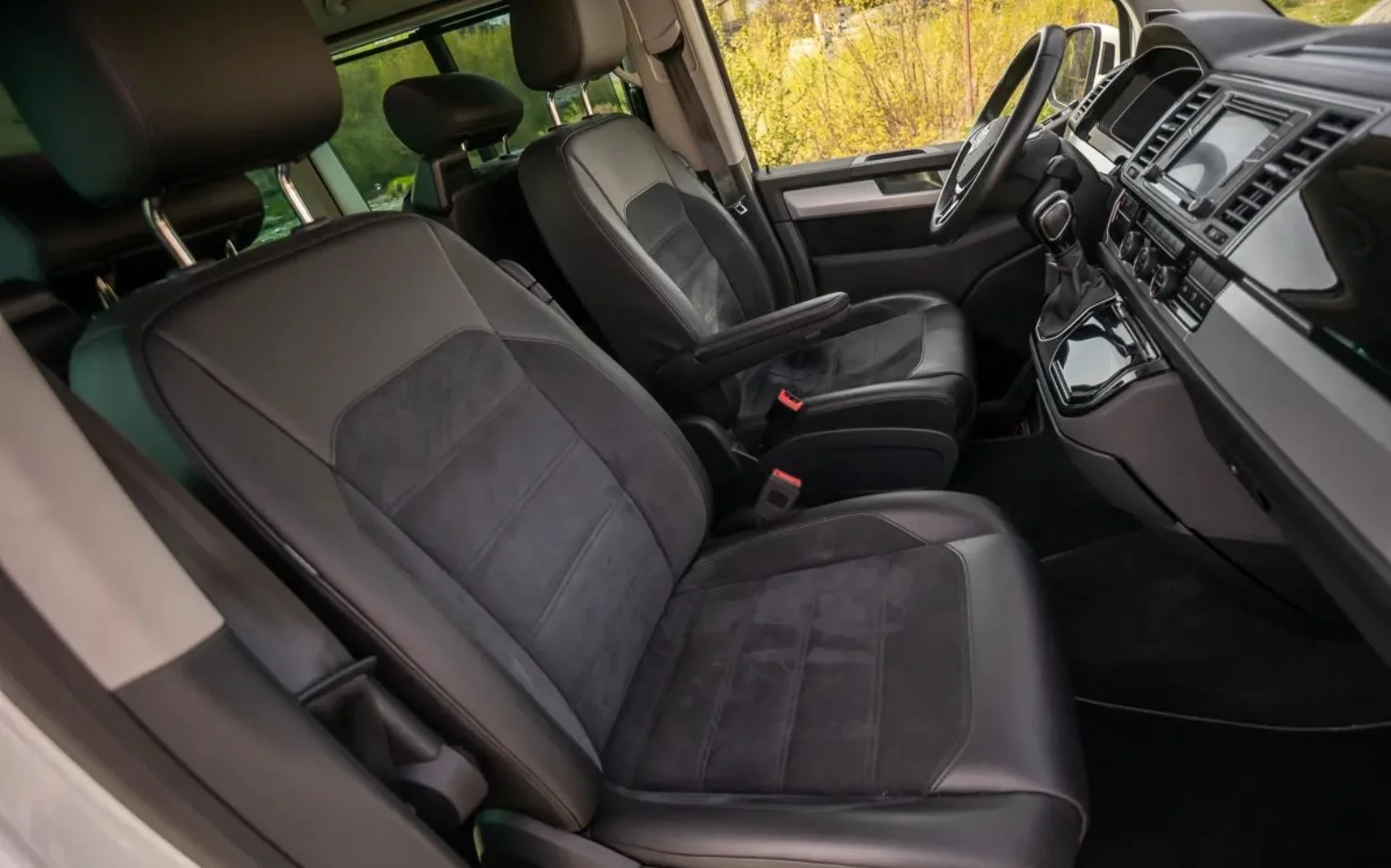 Volkswagen Multivan - миниатюра 8