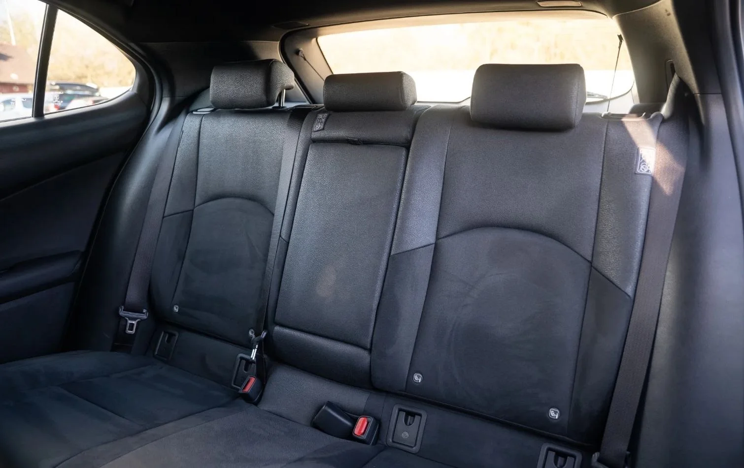 Lexus UX 250h - миниатюра 8