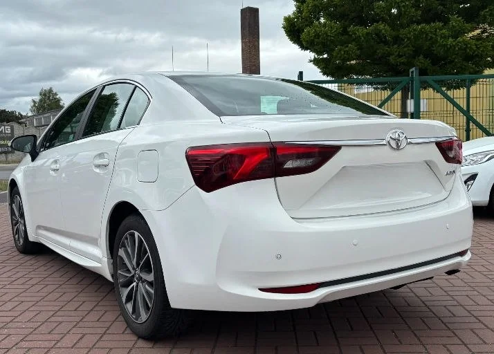 Toyota Avensis - миниатюра 5