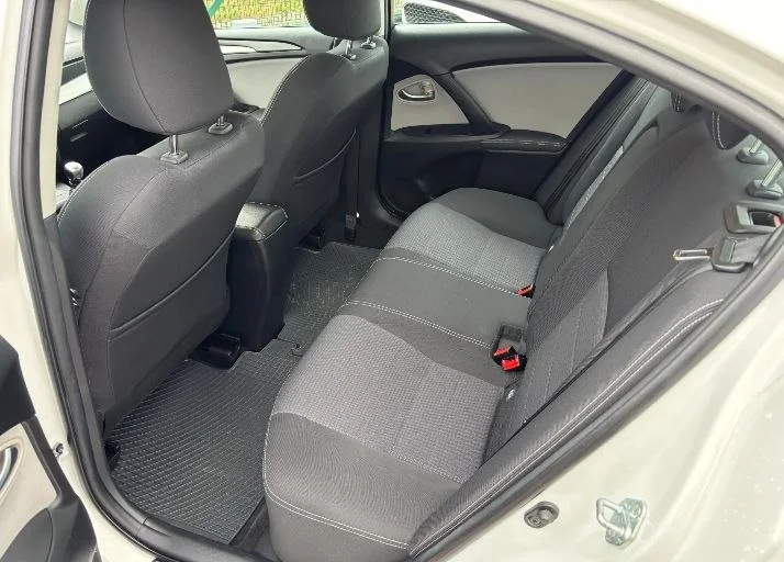 Toyota Avensis - миниатюра 9