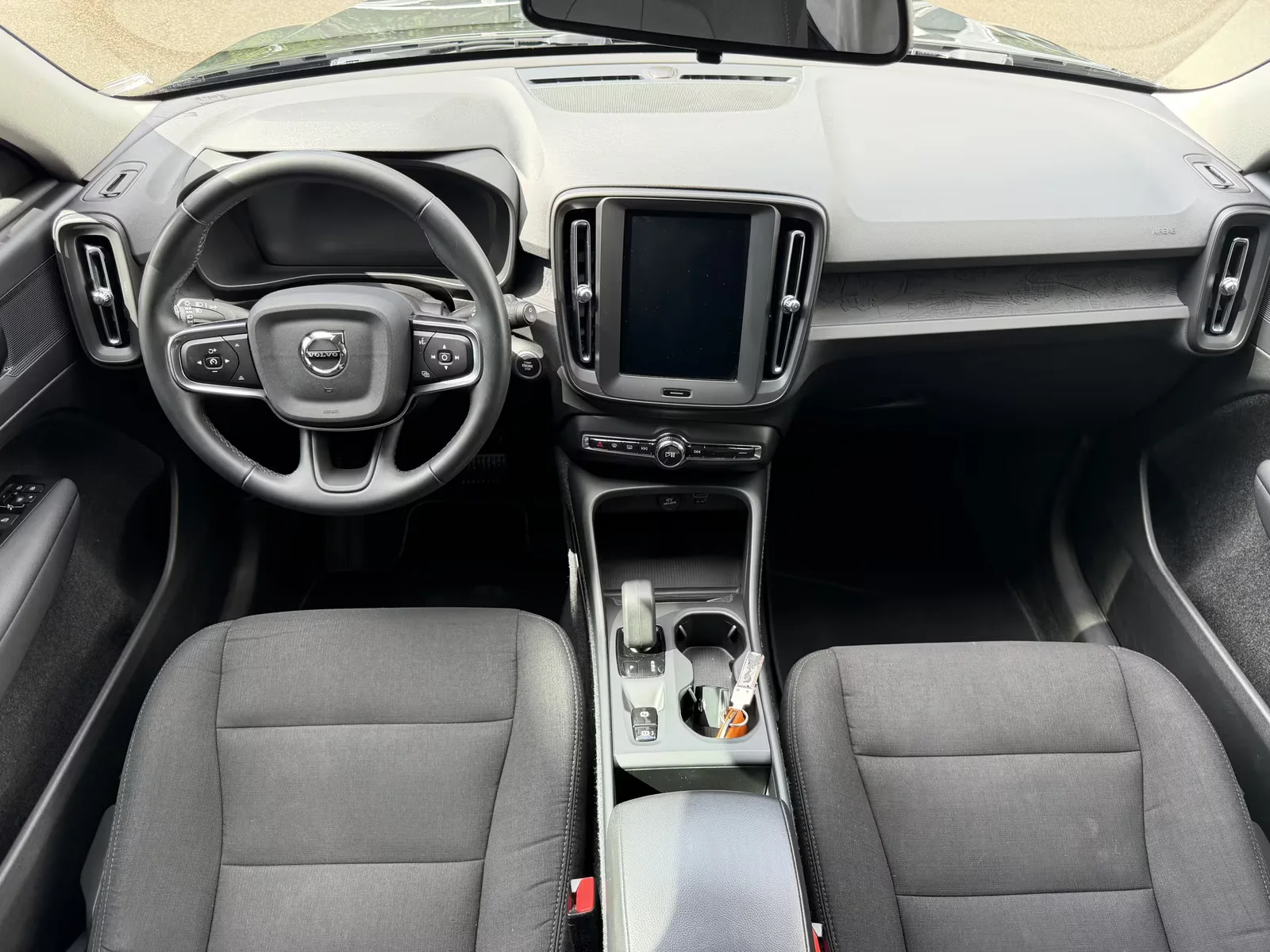 Volvo XC40 - миниатюра 5