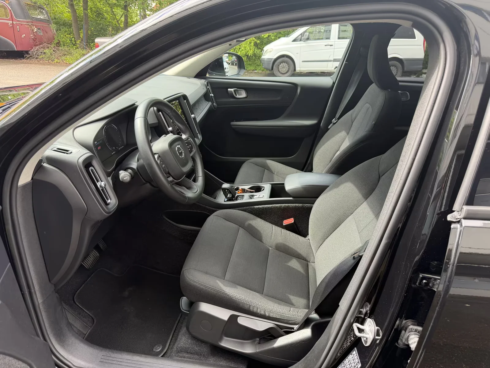 Volvo XC40 - миниатюра 6