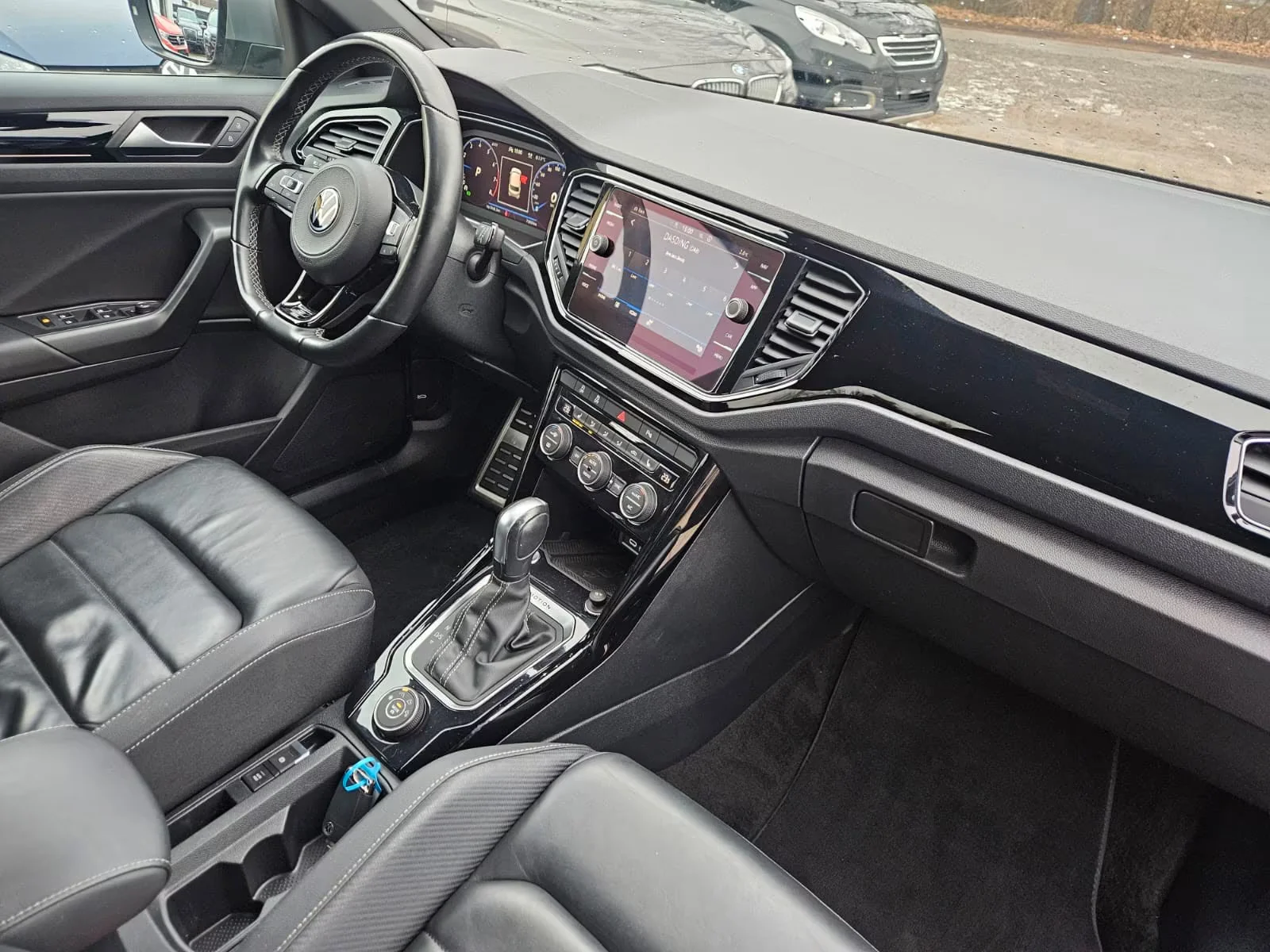 Volkswagen T-Roc - миниатюра 8