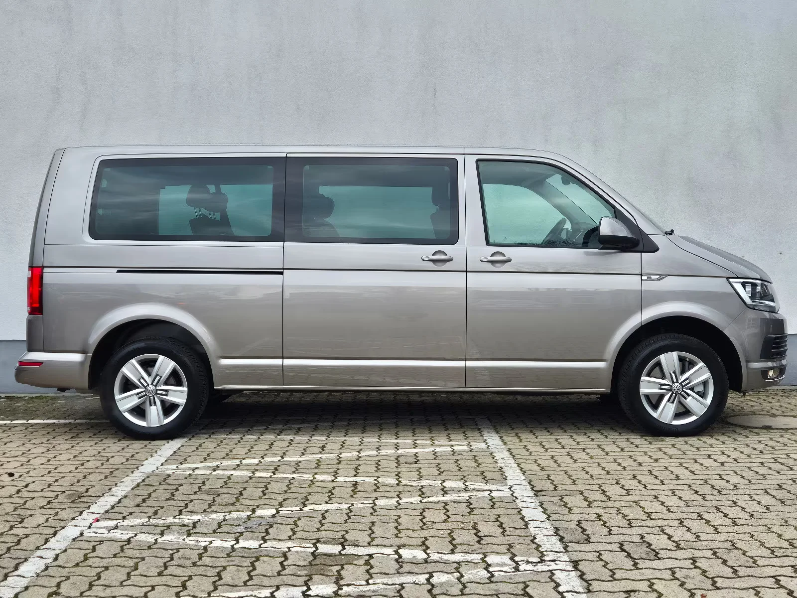 Volkswagen T6 Caravelle - миниатюра 2
