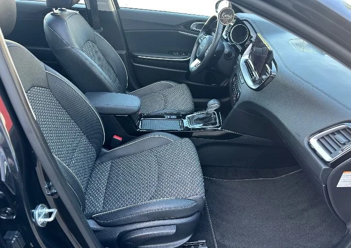 Kia Ceed - миниатюра 8