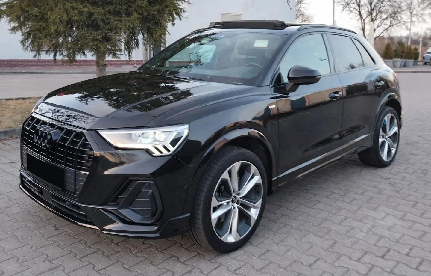 Audi Q3 - миниатюра 2