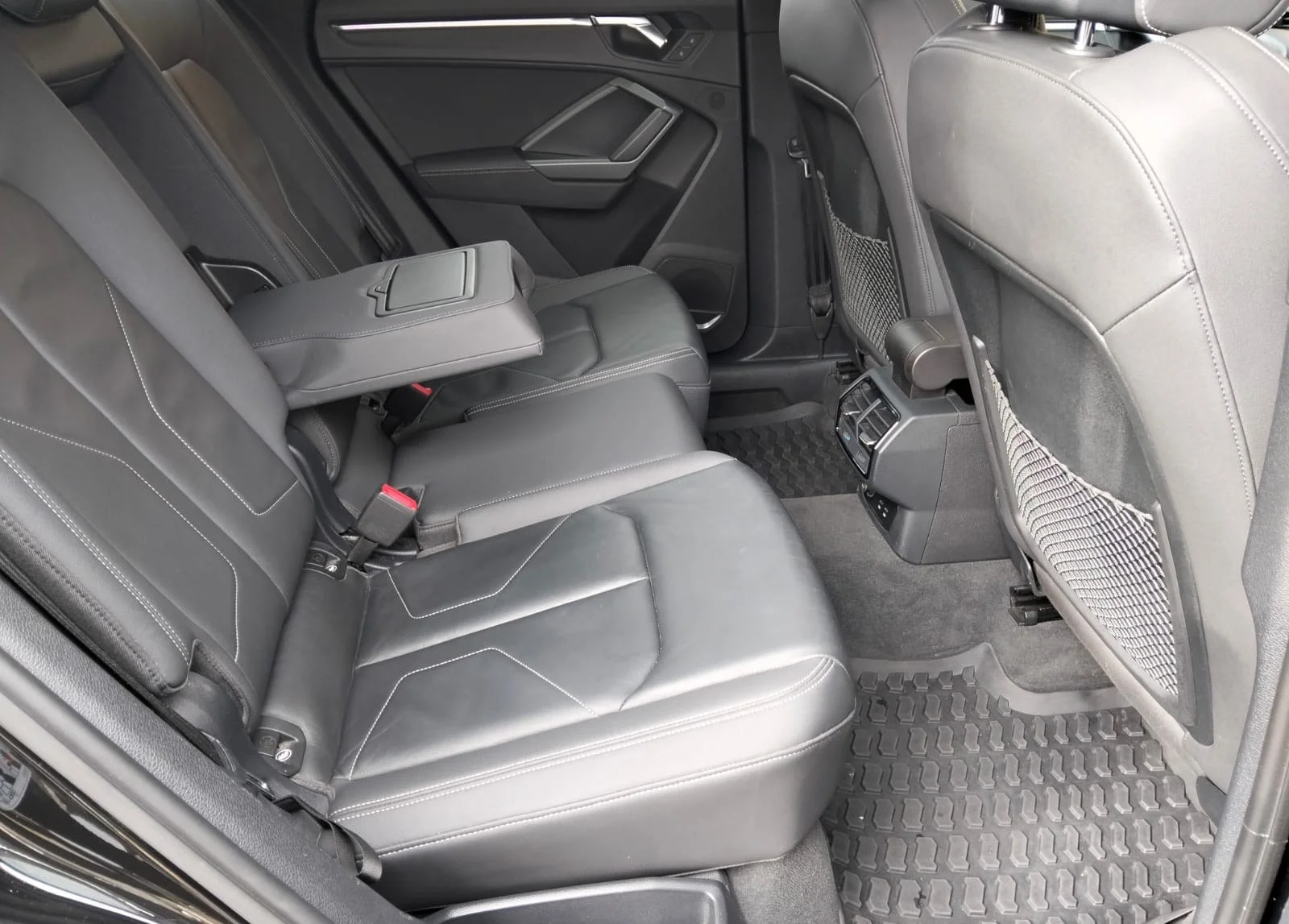 Audi Q3 - миниатюра 10