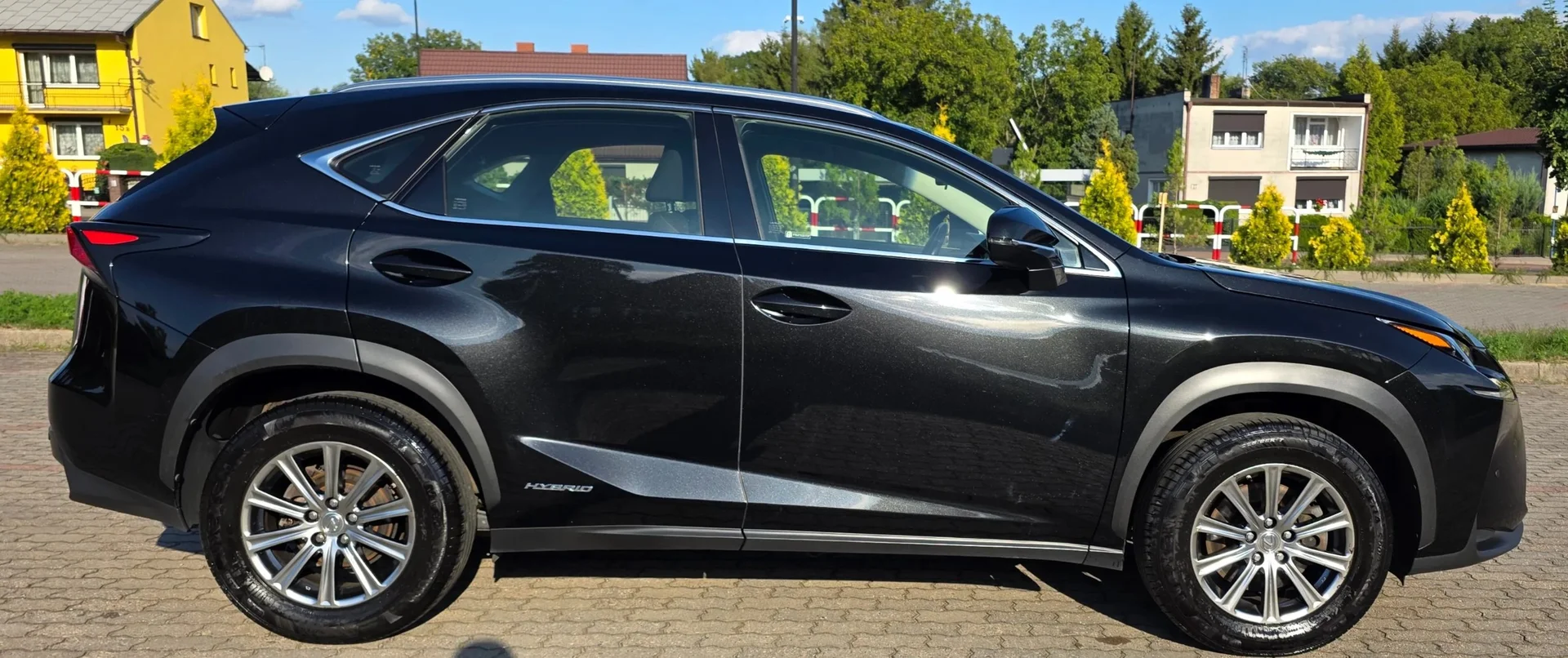 Lexus NX 300h - миниатюра 2