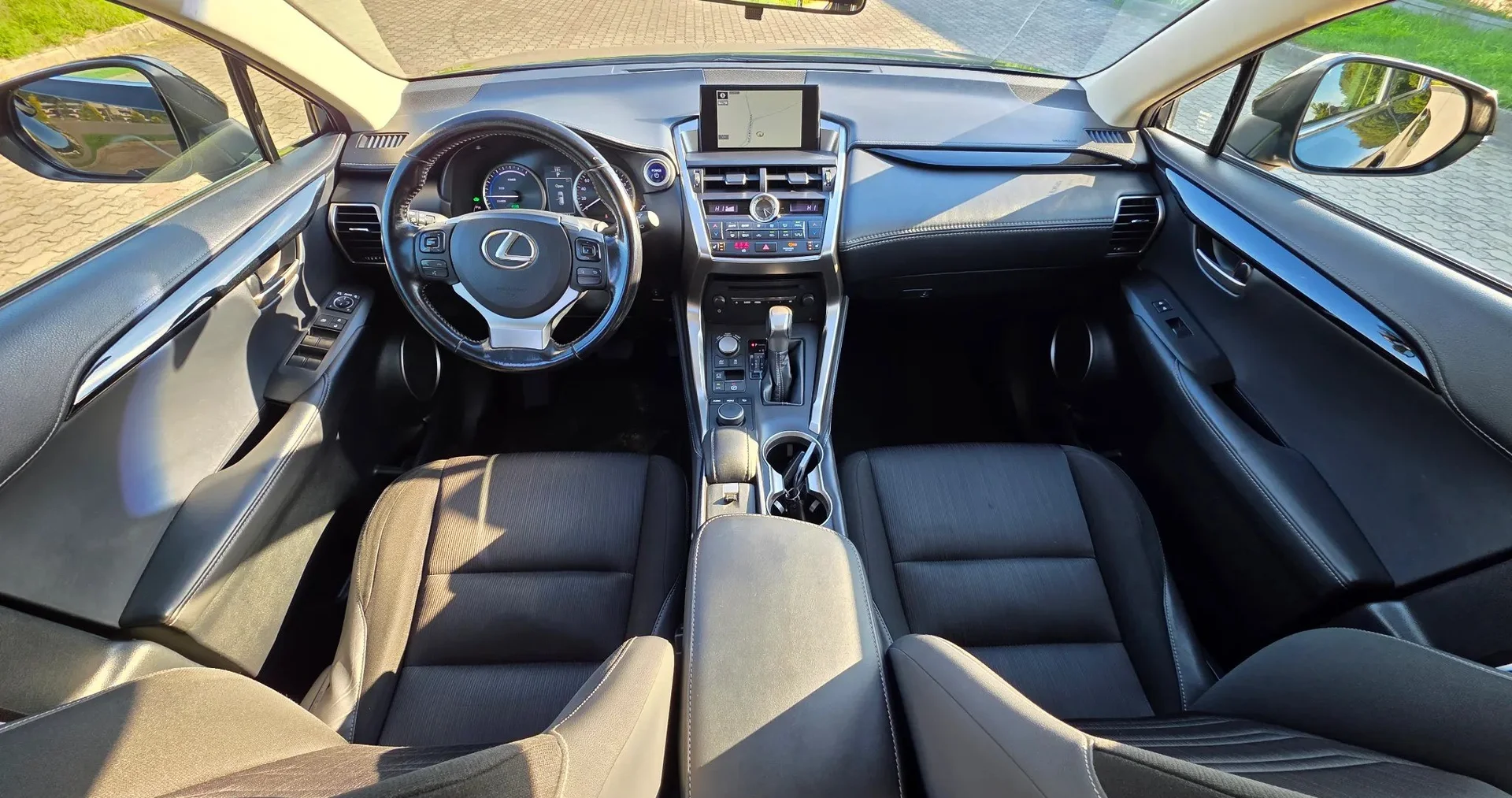 Lexus NX 300h - миниатюра 7