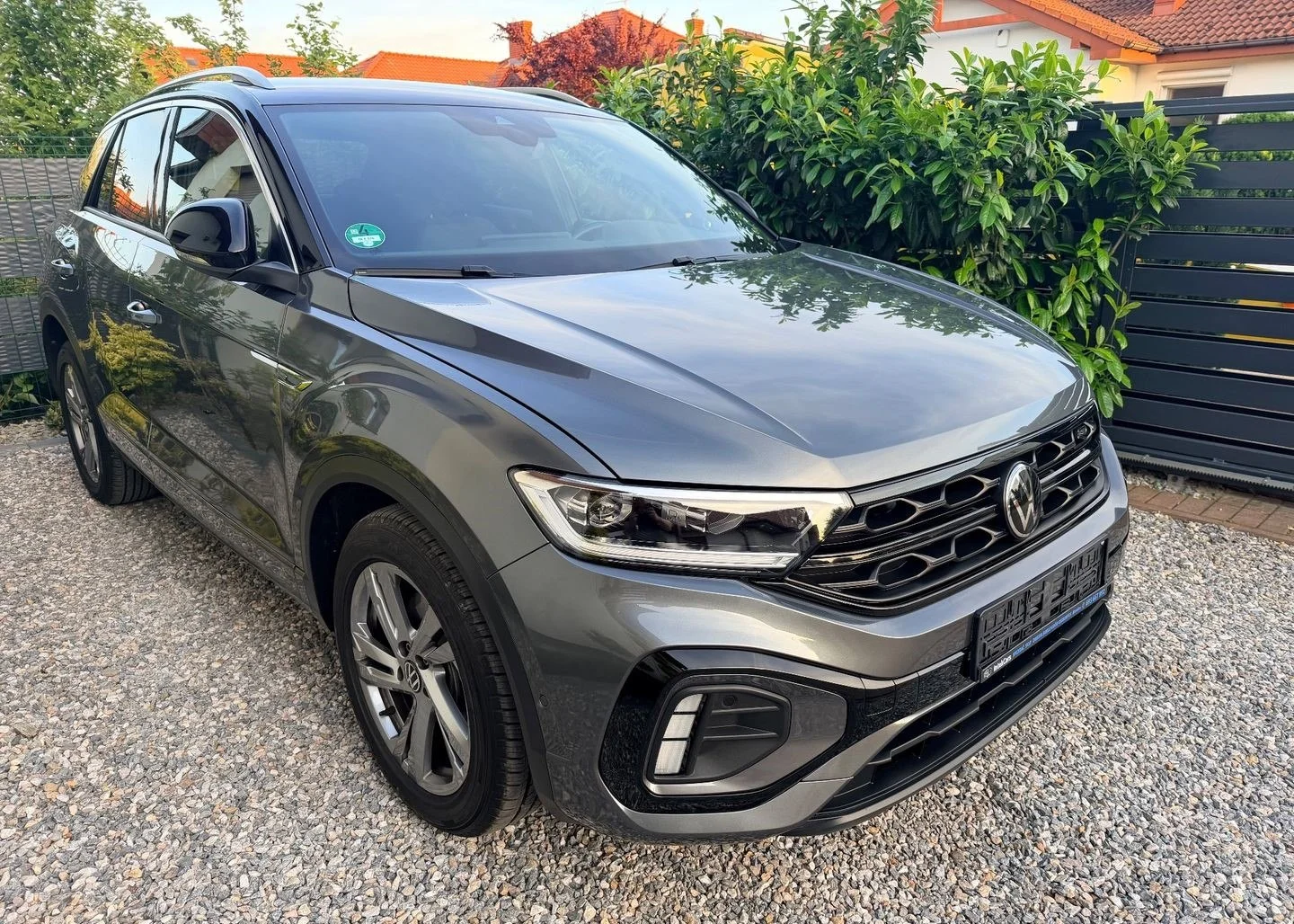Volkswagen T-Roc - миниатюра 2