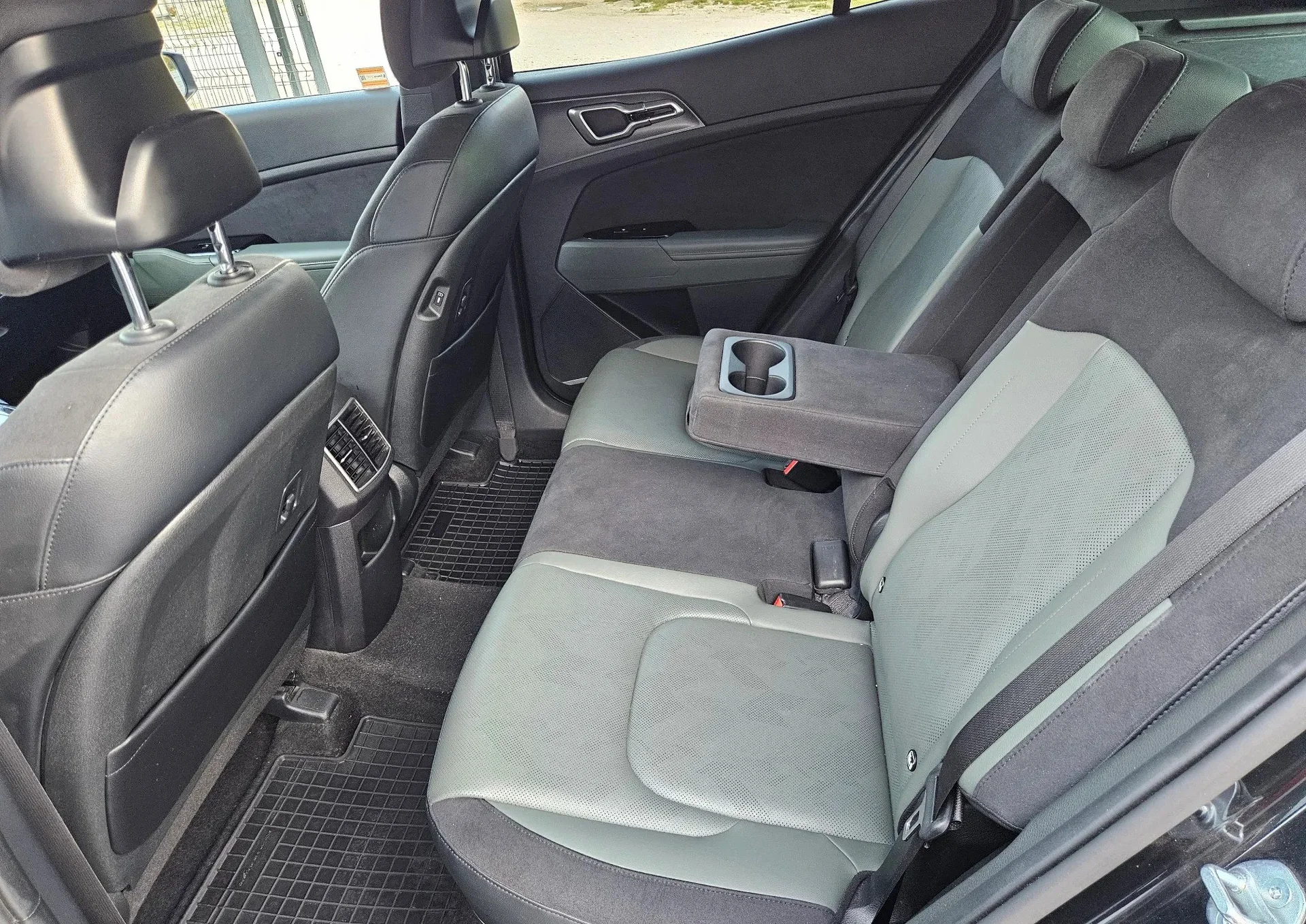 Kia Sportage - миниатюра 10