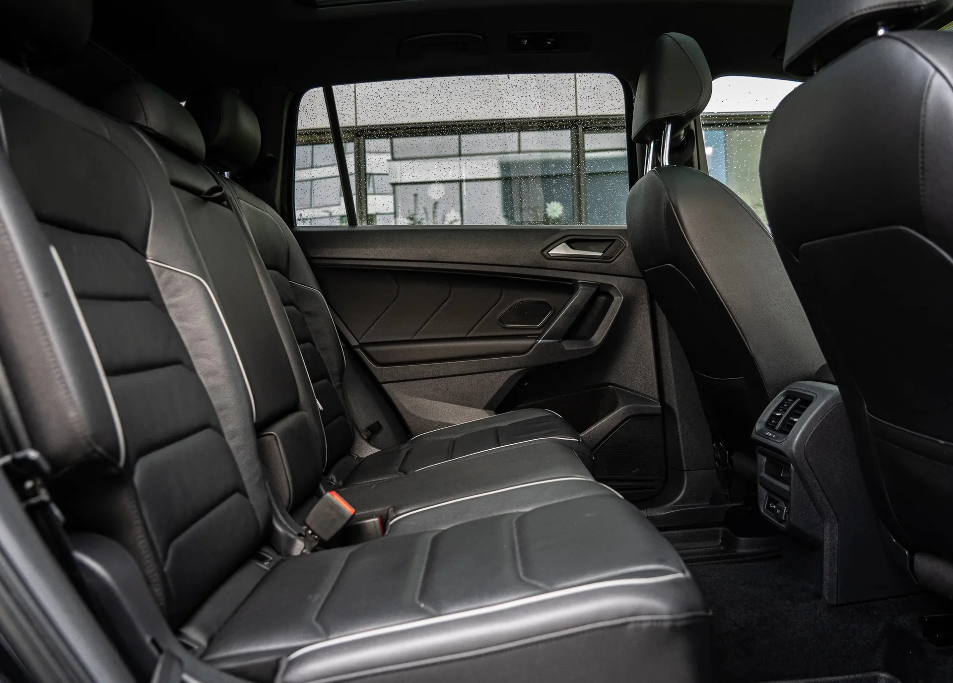 Volkswagen Tiguan - миниатюра 9