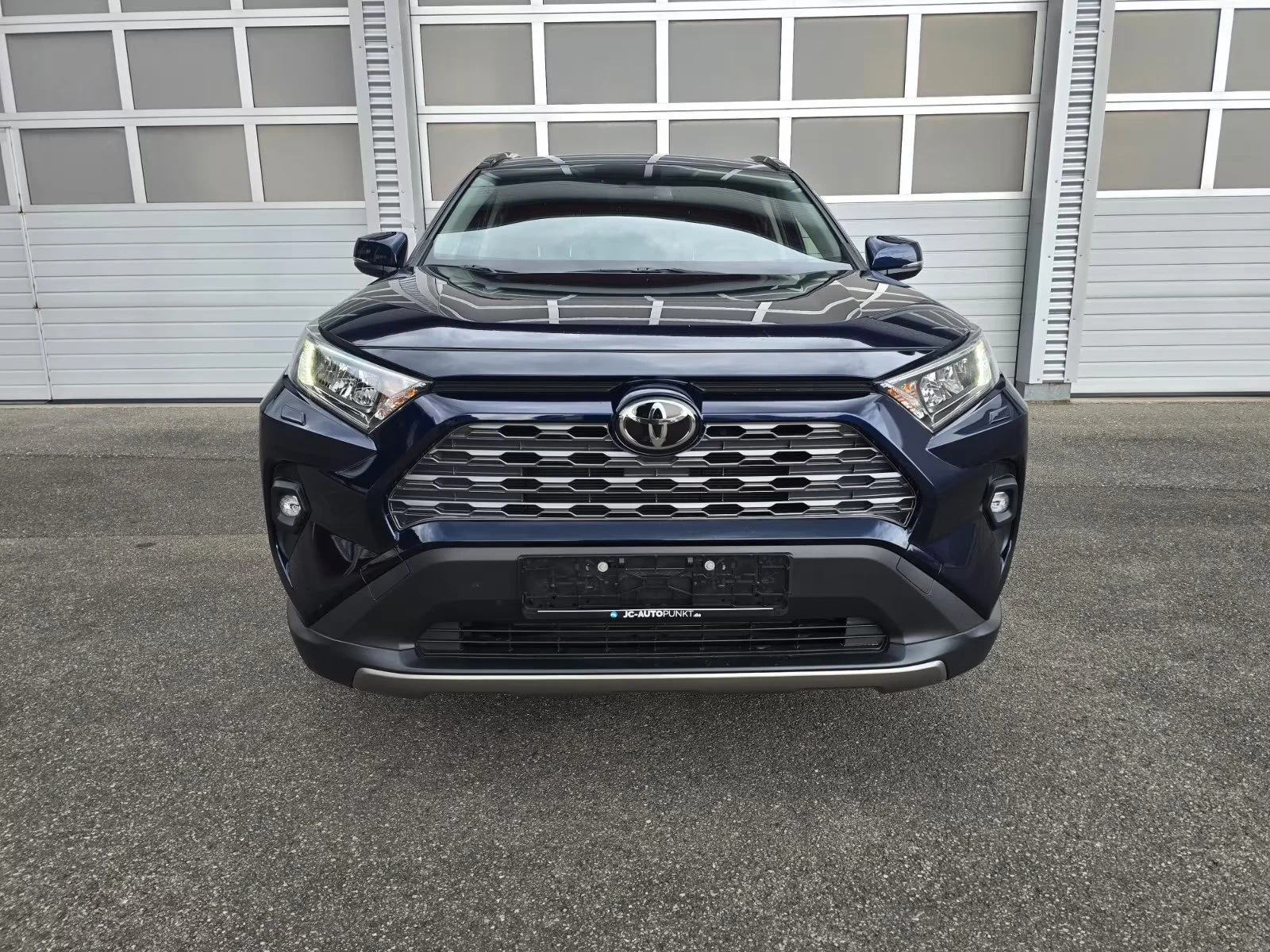 Toyota RAV4 - изображение 1