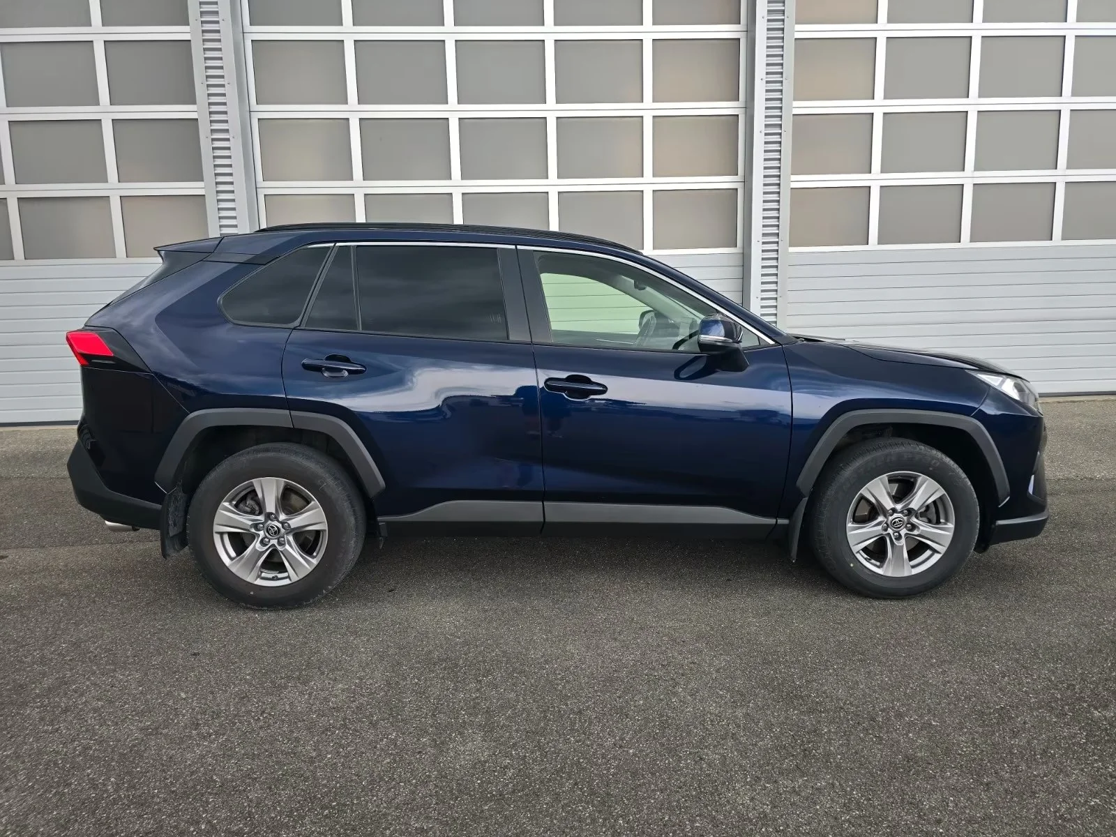 Toyota RAV4 - миниатюра 2