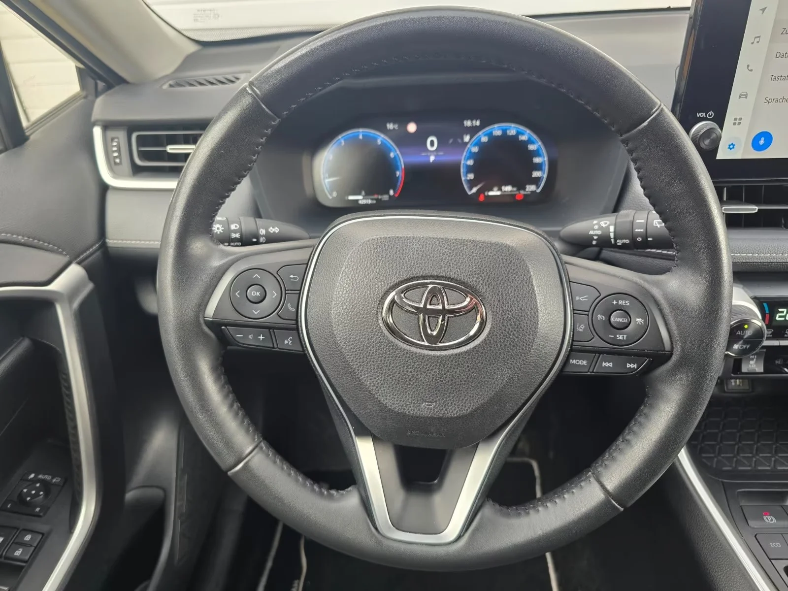 Toyota RAV4 - миниатюра 5