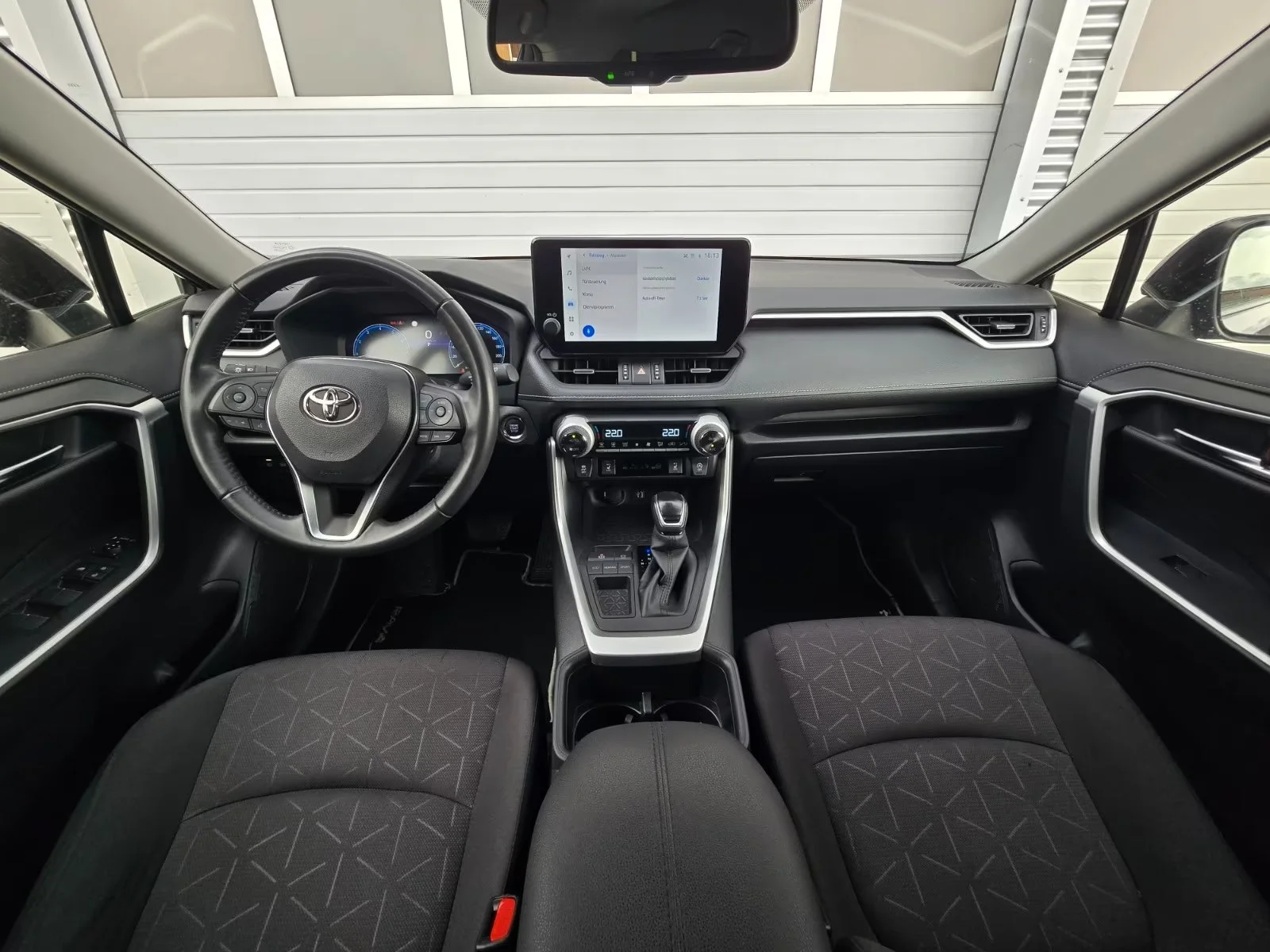 Toyota RAV4 - миниатюра 7