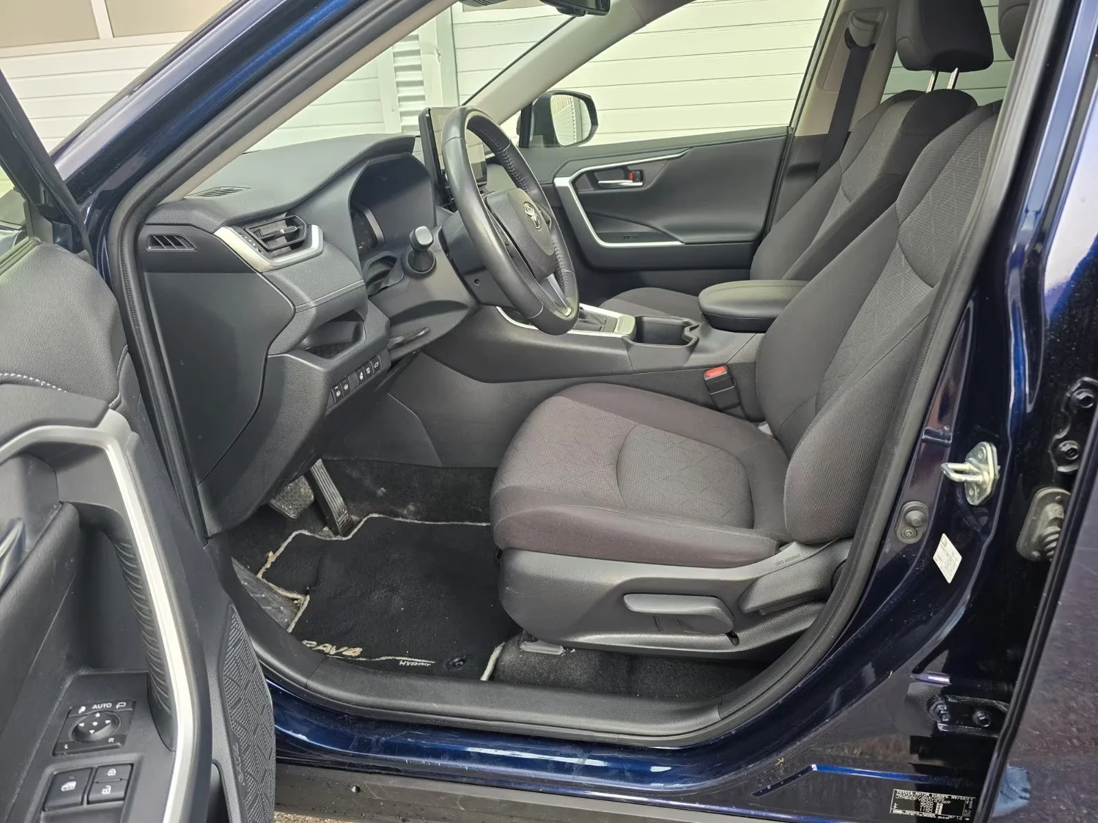 Toyota RAV4 - миниатюра 8