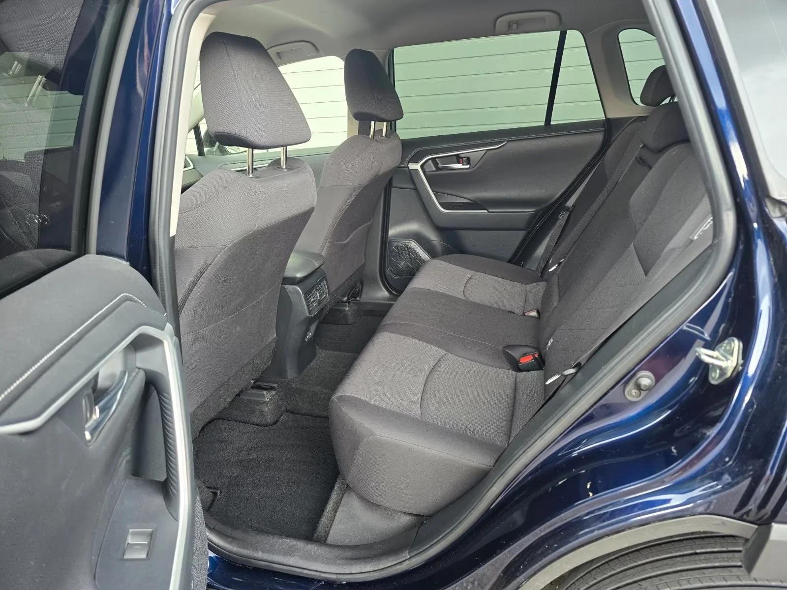 Toyota RAV4 - миниатюра 9