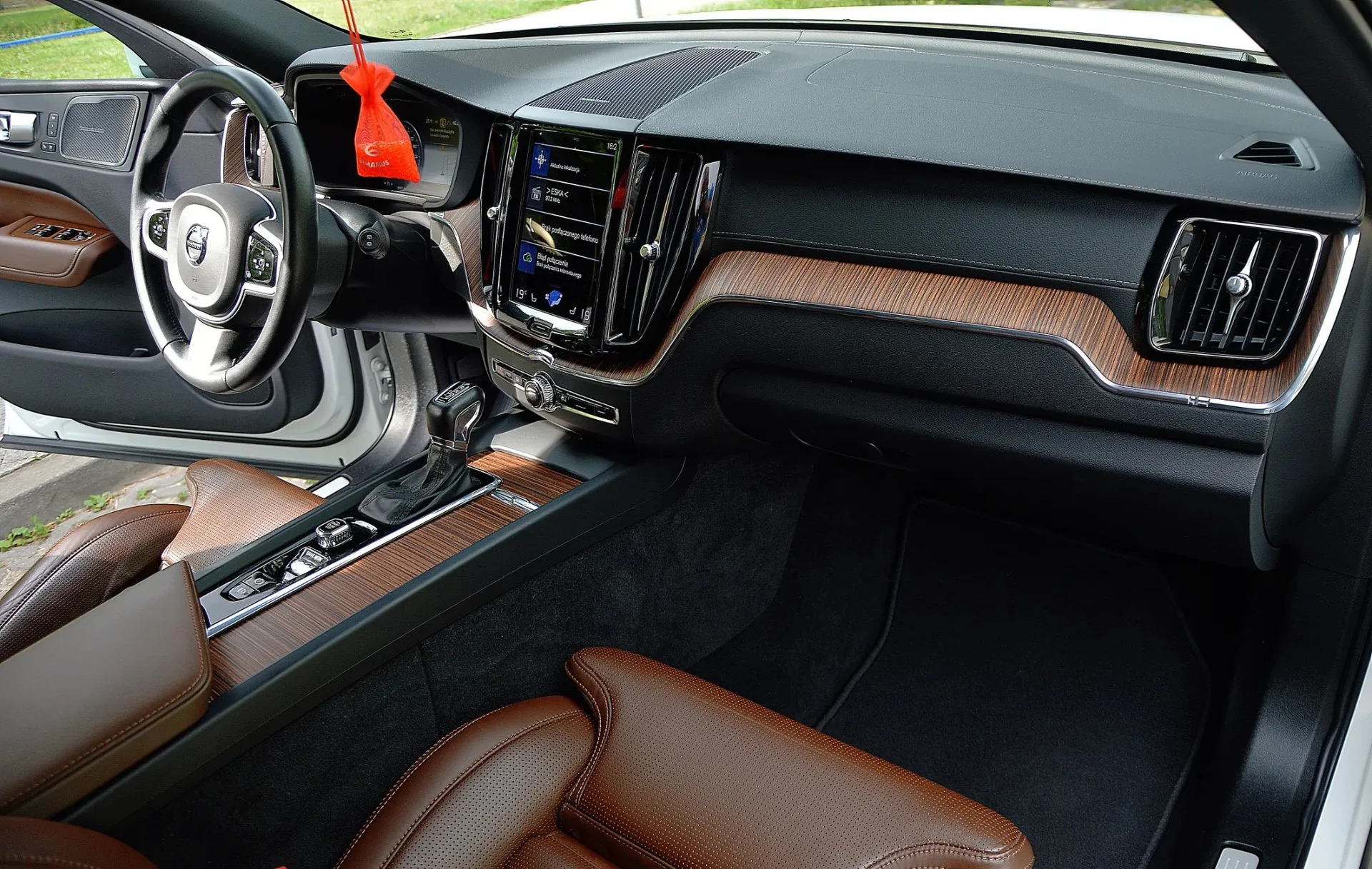 Volvo XC60 - миниатюра 8